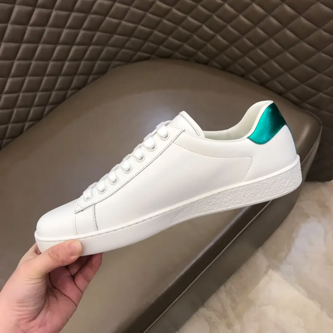 Unisex GUCCI 2019 Strawberry Limited Edition White Sneakers with Floral Design for Men and Women – High Quality Rep Shoes & Gucci Fake 855
