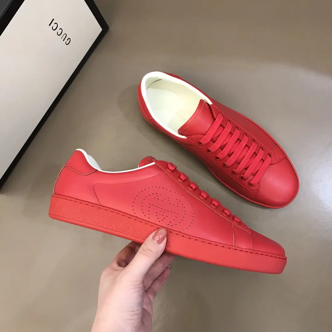 Timeless Gucci 2020  Ace Red Leather Sneakers – Minimalist Design with High Quality Replica Shoes and Gucci Replica Style for Men and Women 858