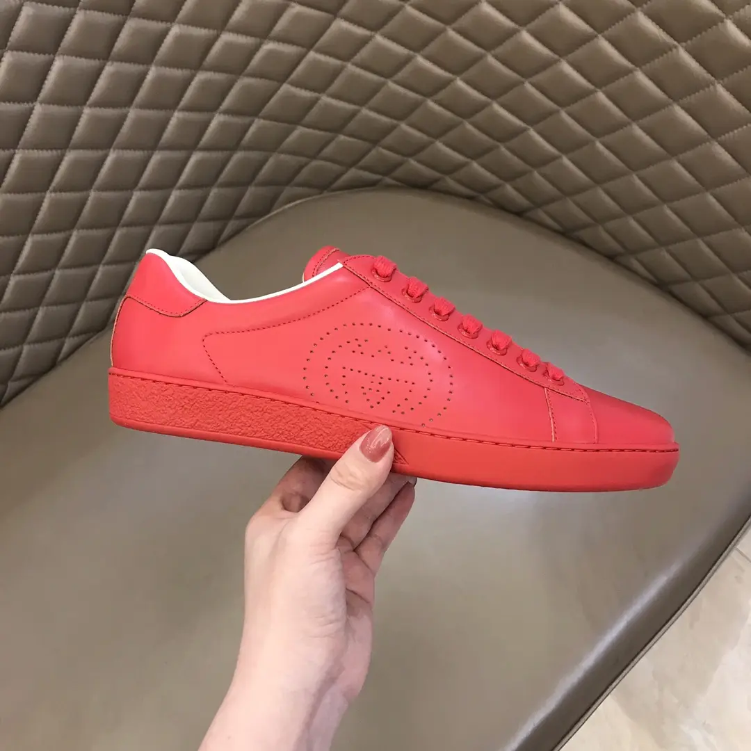 Timeless Gucci 2020  Ace Red Leather Sneakers – Minimalist Design with High Quality Replica Shoes and Gucci Replica Style for Men and Women 858