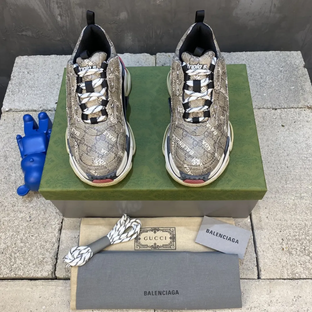 Gucci Balenciaga Triple S Beige Replica Sneakers with Rep Shoes Design Durable 759