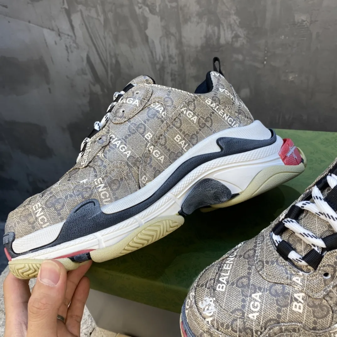 Gucci Balenciaga Triple S Beige Replica Sneakers with Rep Shoes Design Durable 759