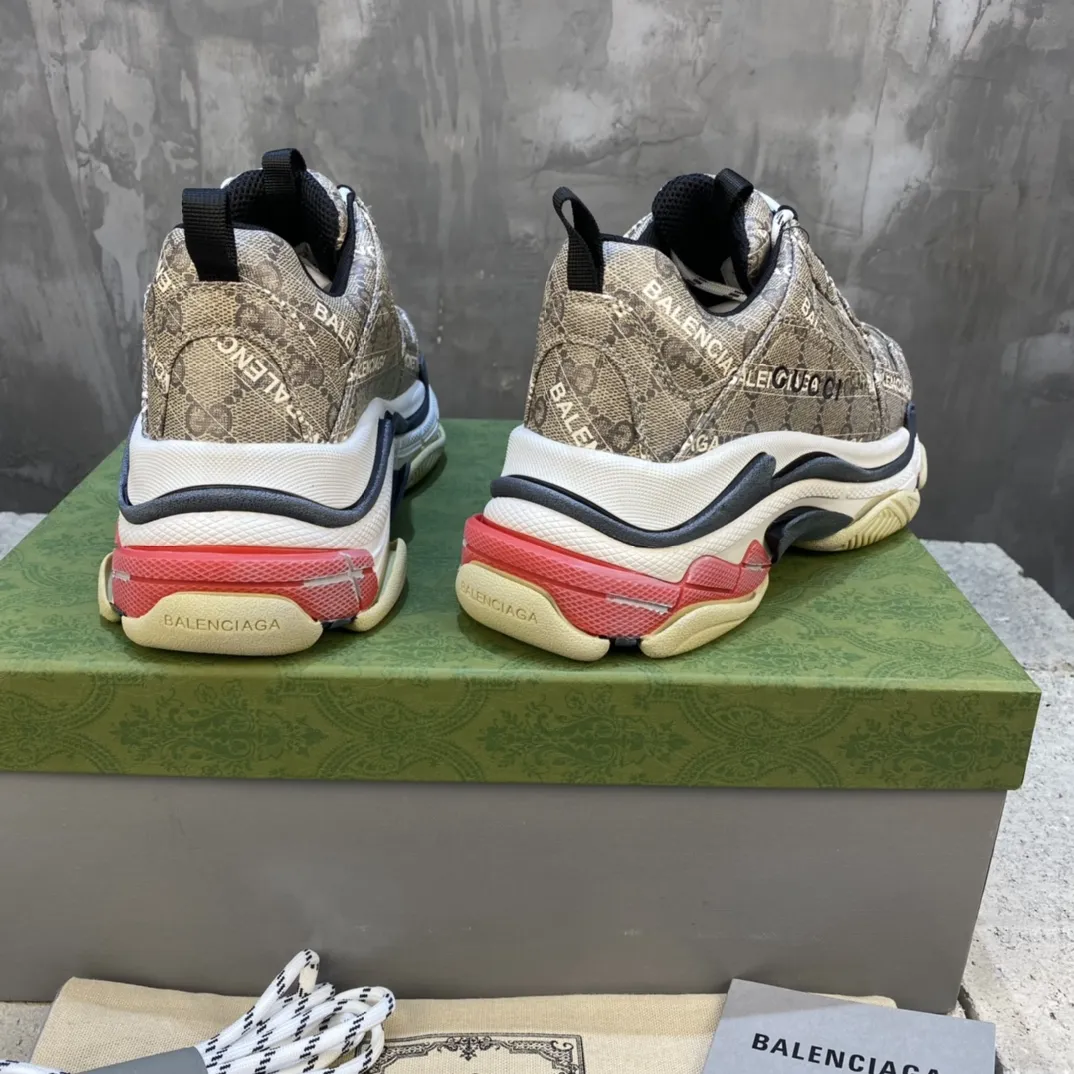 Gucci Balenciaga Triple S Beige Replica Sneakers with Rep Shoes Design Durable 759