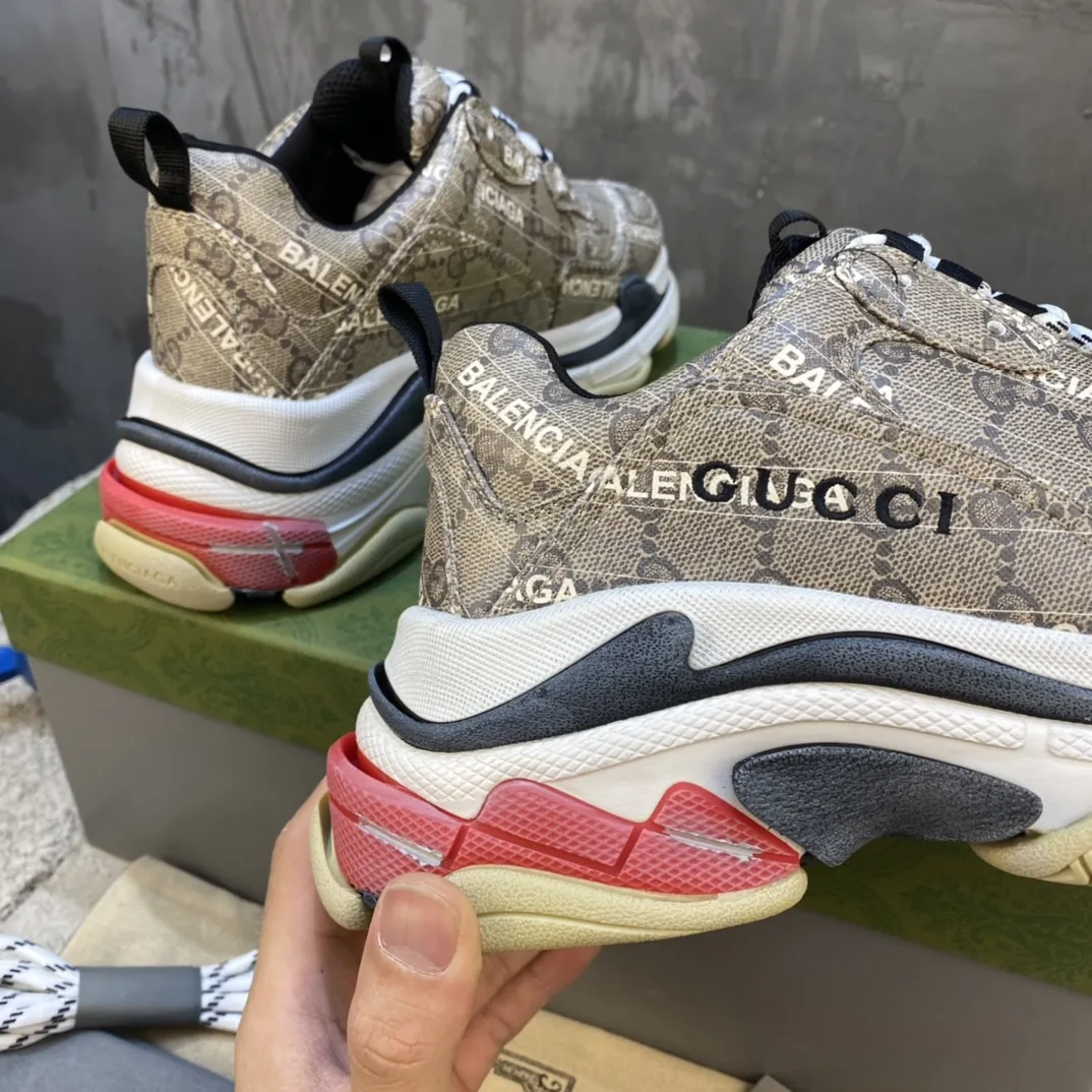 Gucci Balenciaga Triple S Beige Replica Sneakers with Rep Shoes Design Durable 759