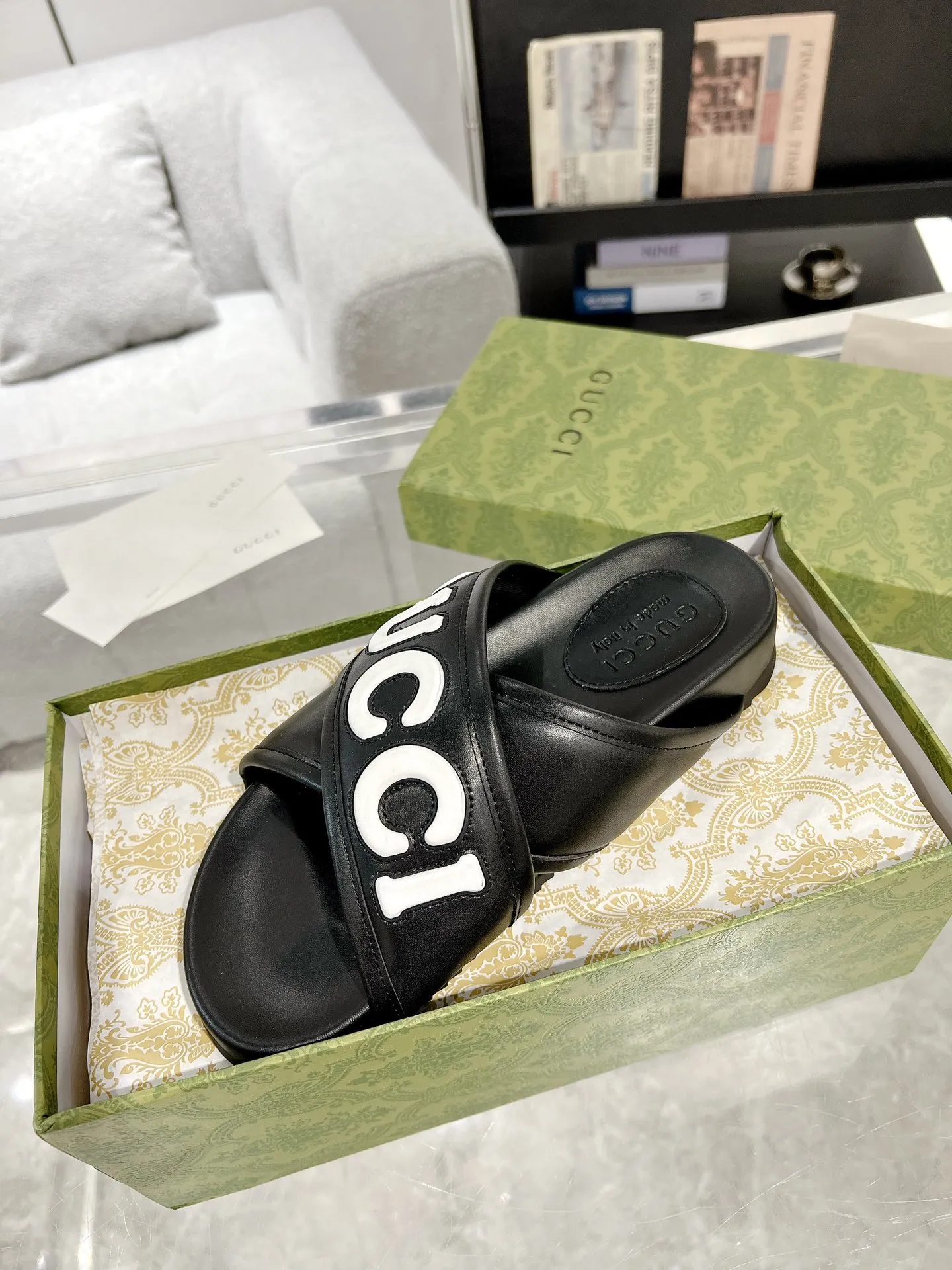 Gucci Couple Slide Sandals Black Logo –  Replica Shoes & Fake Gucci Slides Casual 943