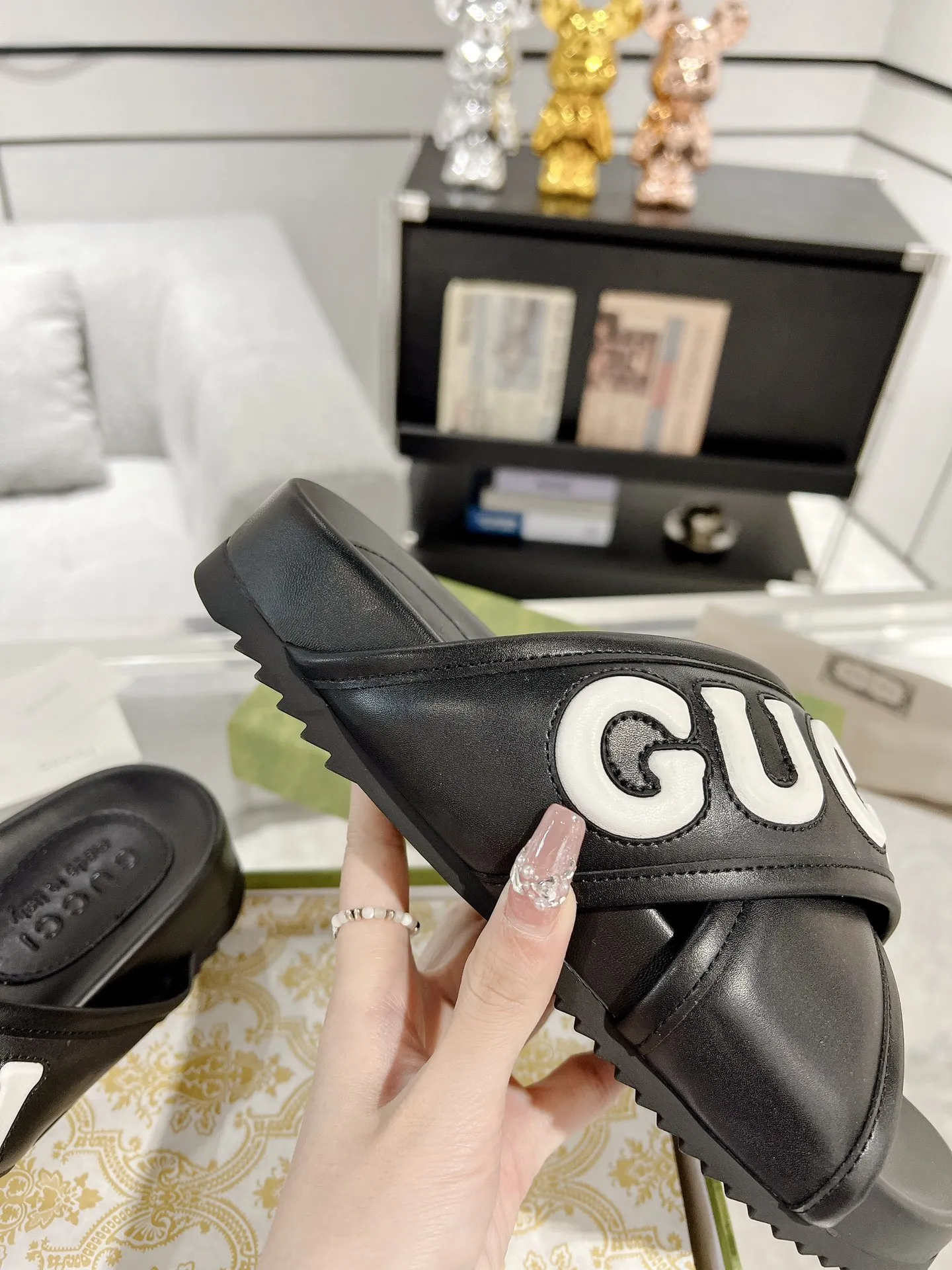 Gucci Couple Slide Sandals Black Logo –  Replica Shoes & Fake Gucci Slides Casual 943