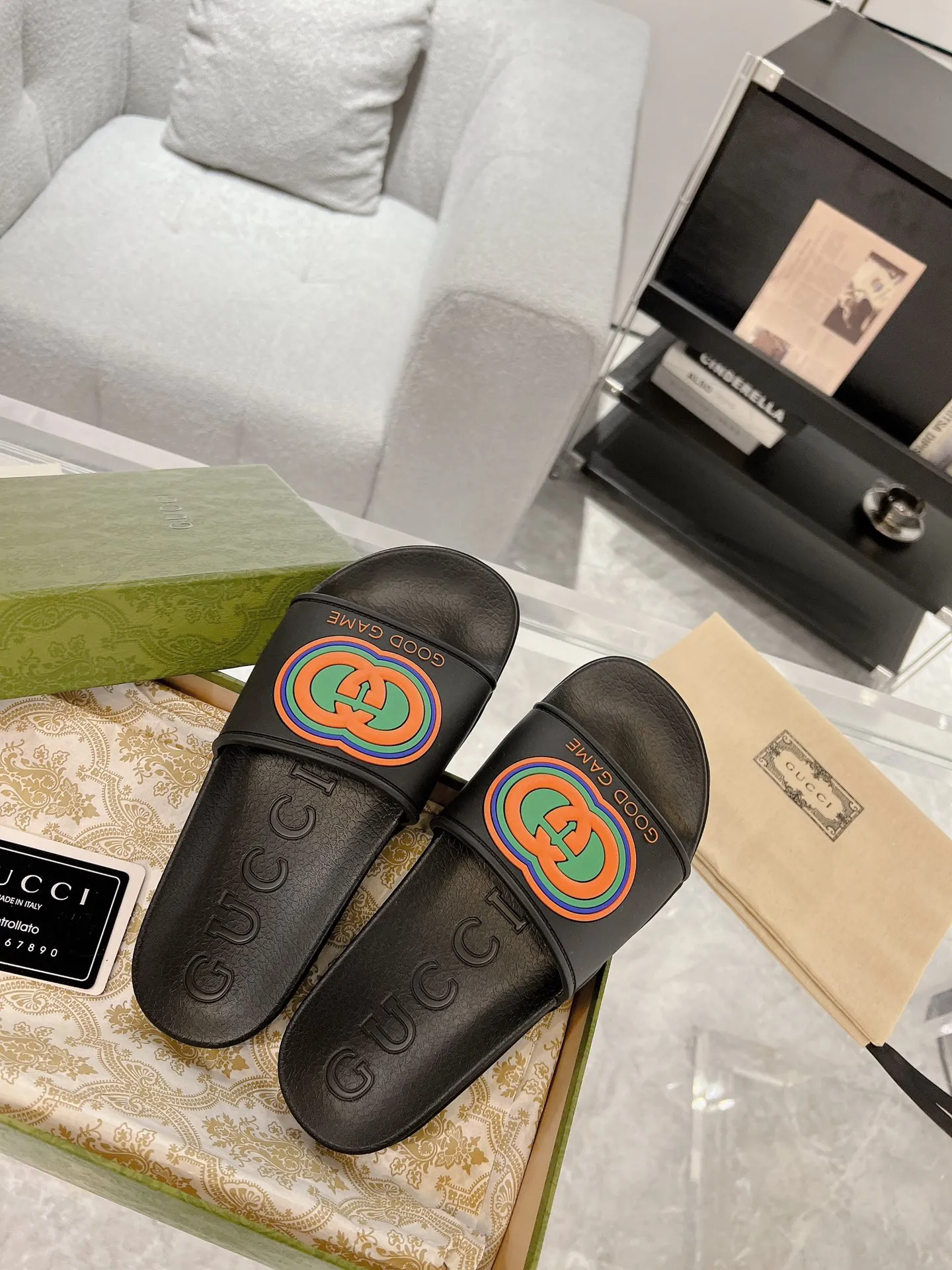 NewStyle Gucci Good Game Slide Sandals Black –  Replica Shoes & Fake Gucci Slides 939