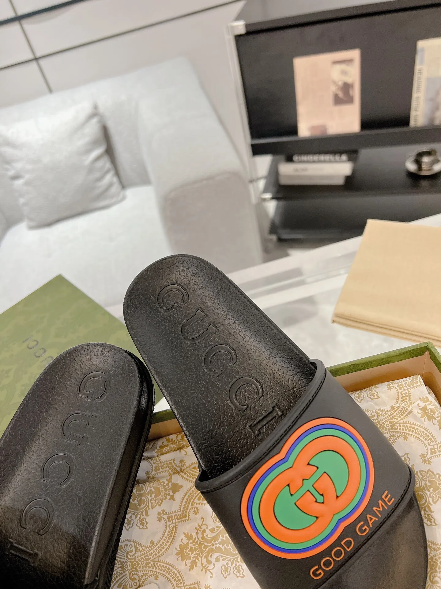 NewStyle Gucci Good Game Slide Sandals Black –  Replica Shoes & Fake Gucci Slides 939