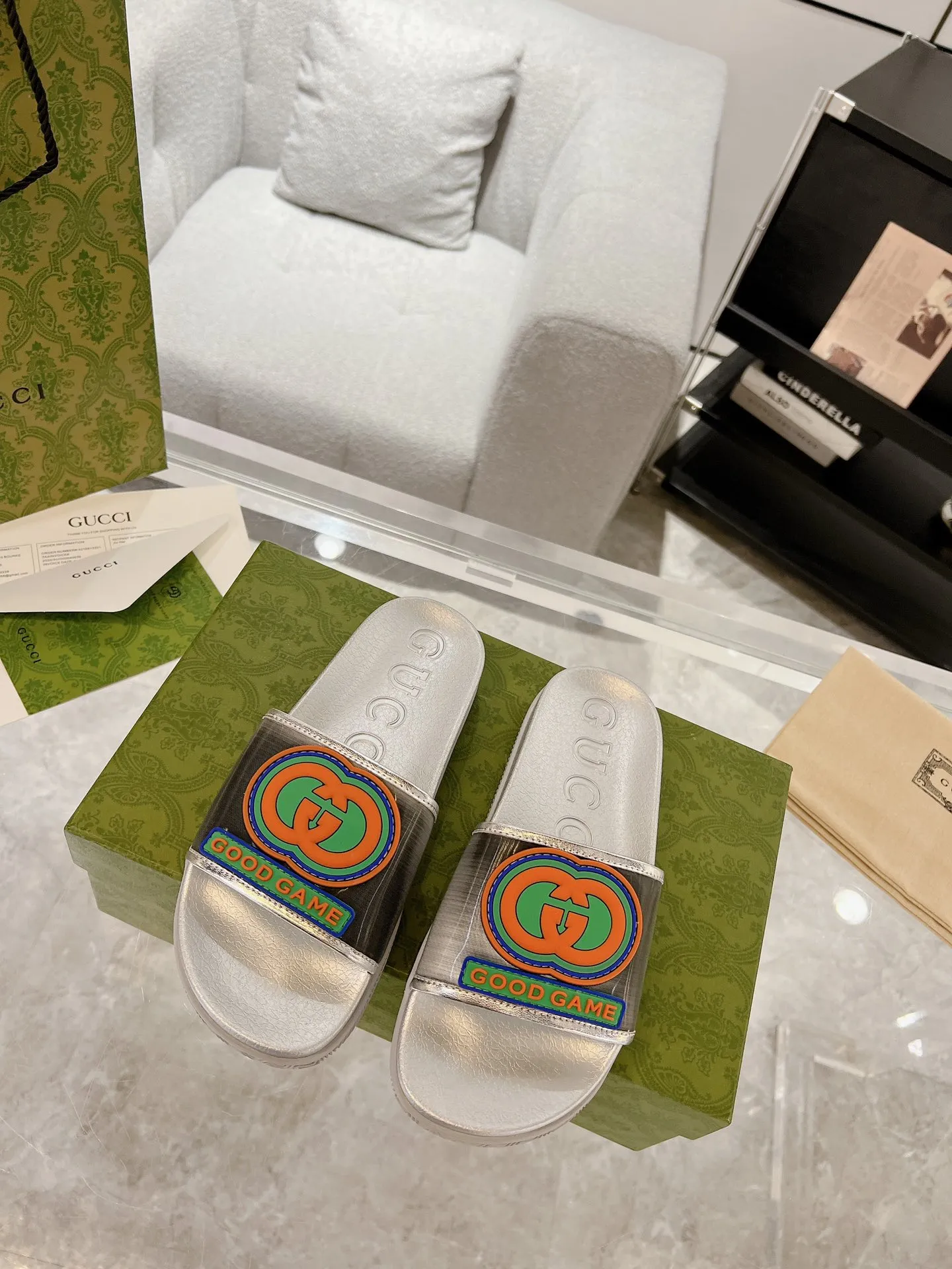 Supportive Gucci Interlocking G Slide Sandals Silver –  Rep Shoes & Replica Shoes 945
