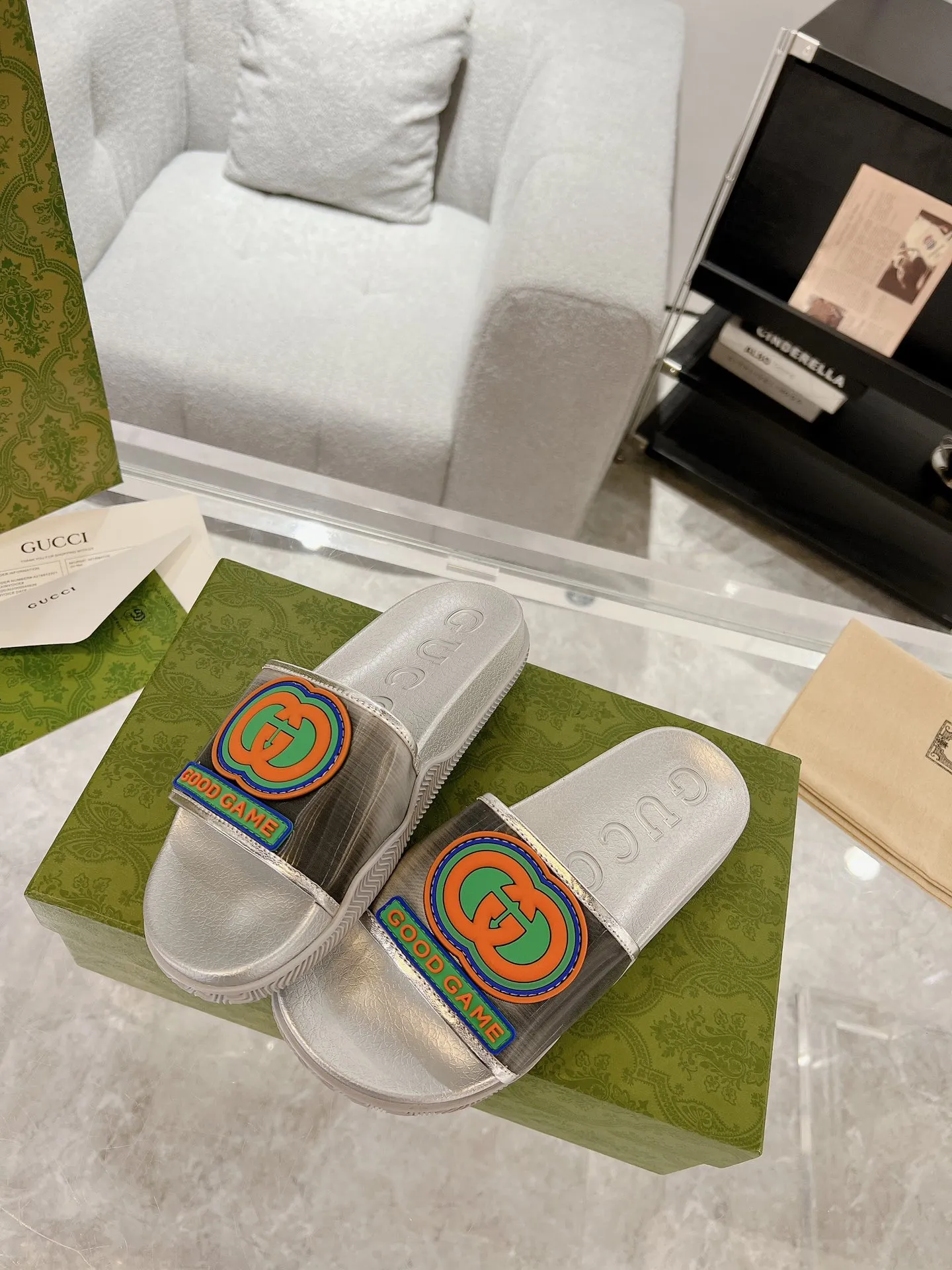 Supportive Gucci Interlocking G Slide Sandals Silver –  Rep Shoes & Replica Shoes 945