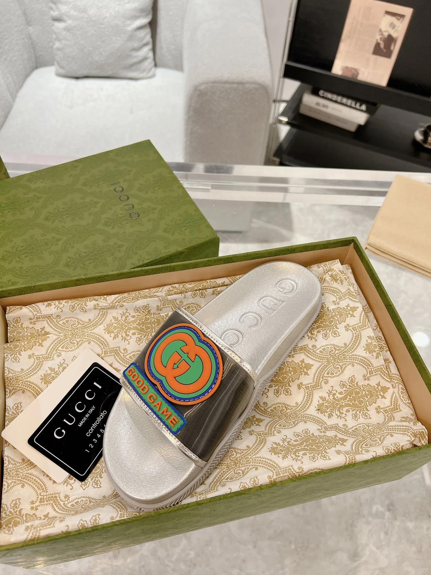 Supportive Gucci Interlocking G Slide Sandals Silver –  Rep Shoes & Replica Shoes 945