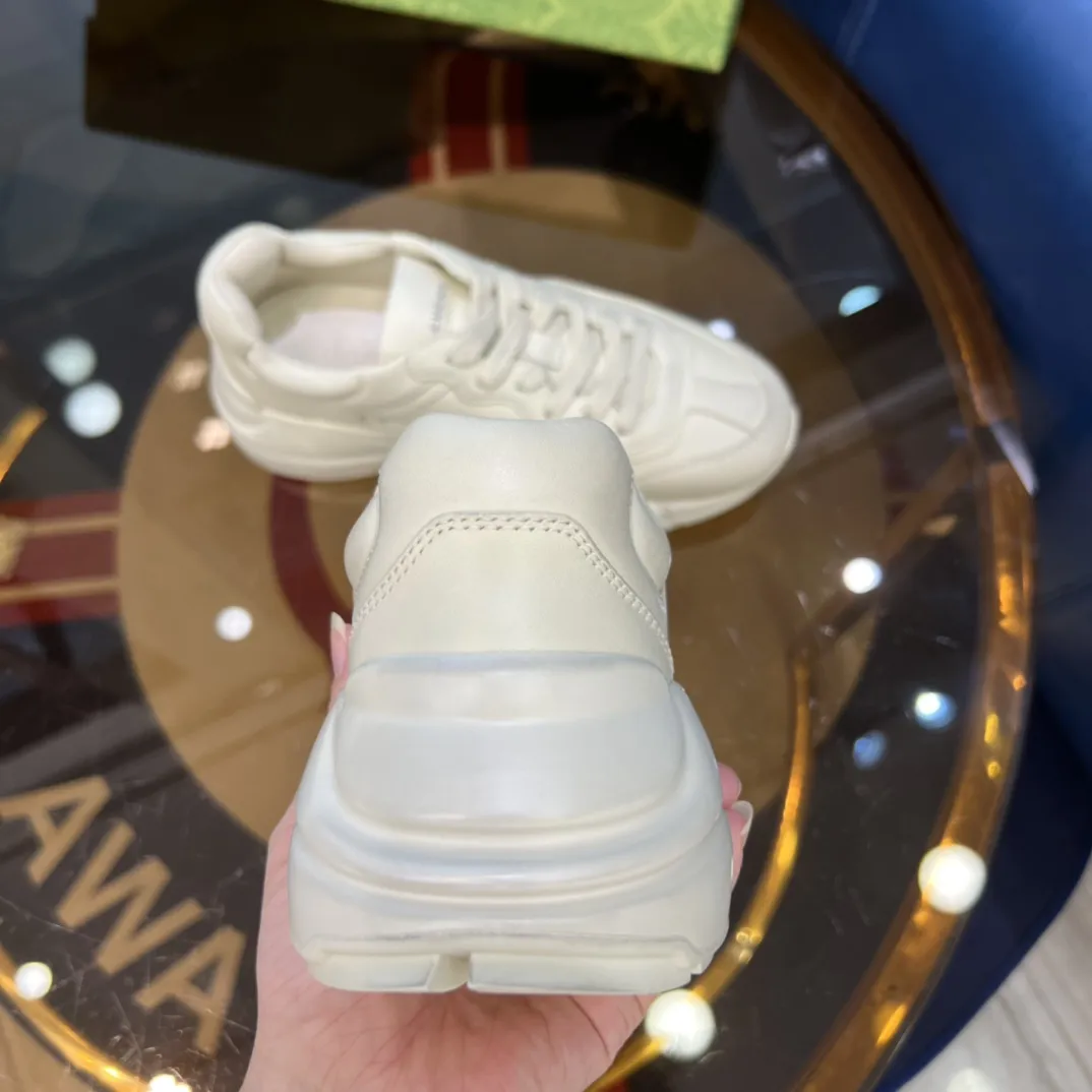 UrbanStyle Gucci Rhyton Sneakers Beige Strawberry Print –  Rep Shoes & Fake Gucci Collection 919