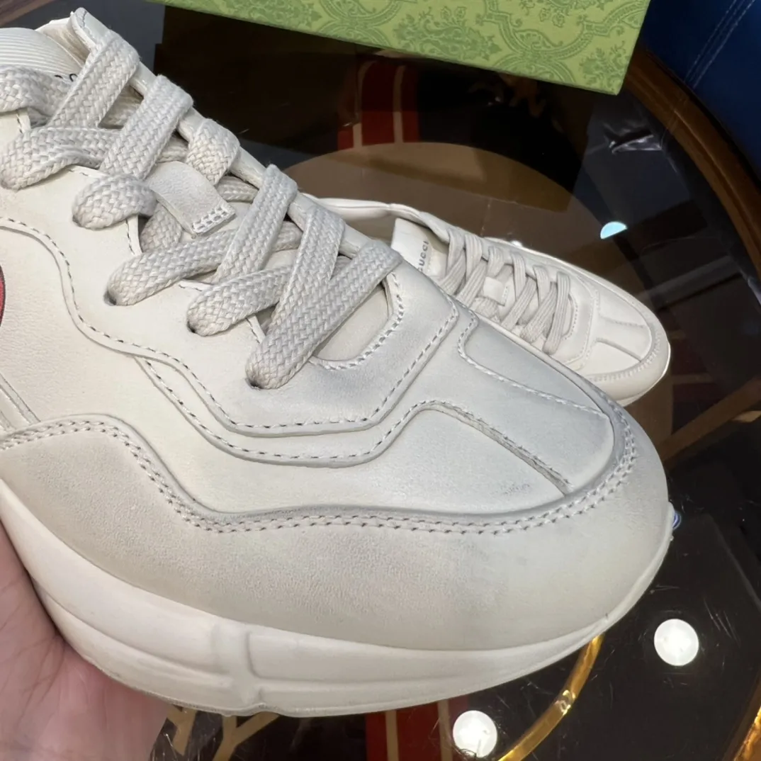 UrbanStyle Gucci Rhyton Sneakers Beige Strawberry Print –  Rep Shoes & Fake Gucci Collection 919