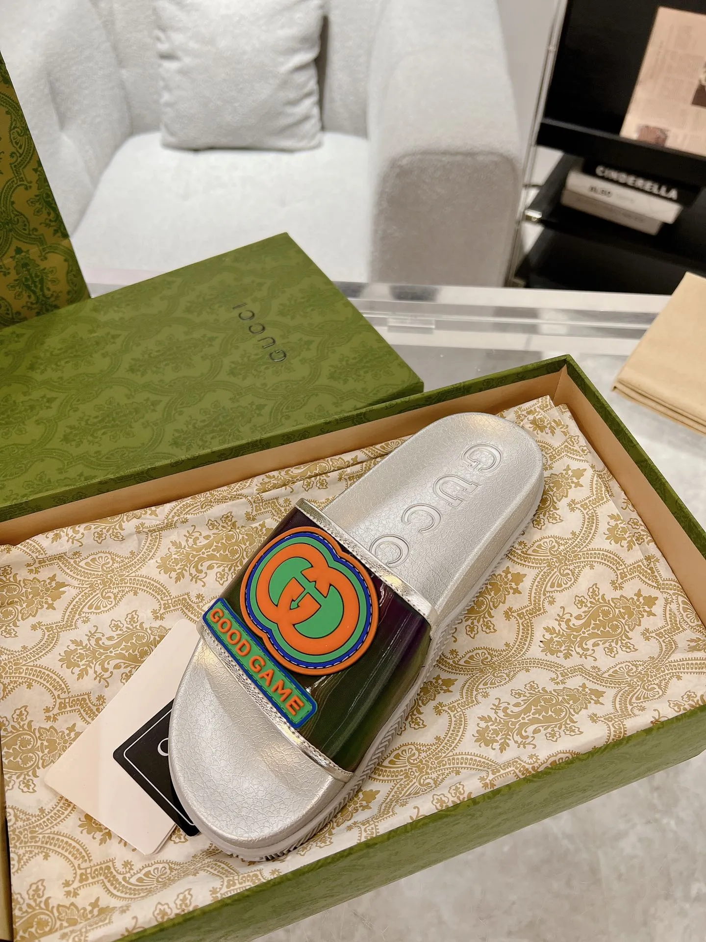 Gucci Slide Sandals – White with Logo,  Rep Shoes & Replica Shoes Original 941
