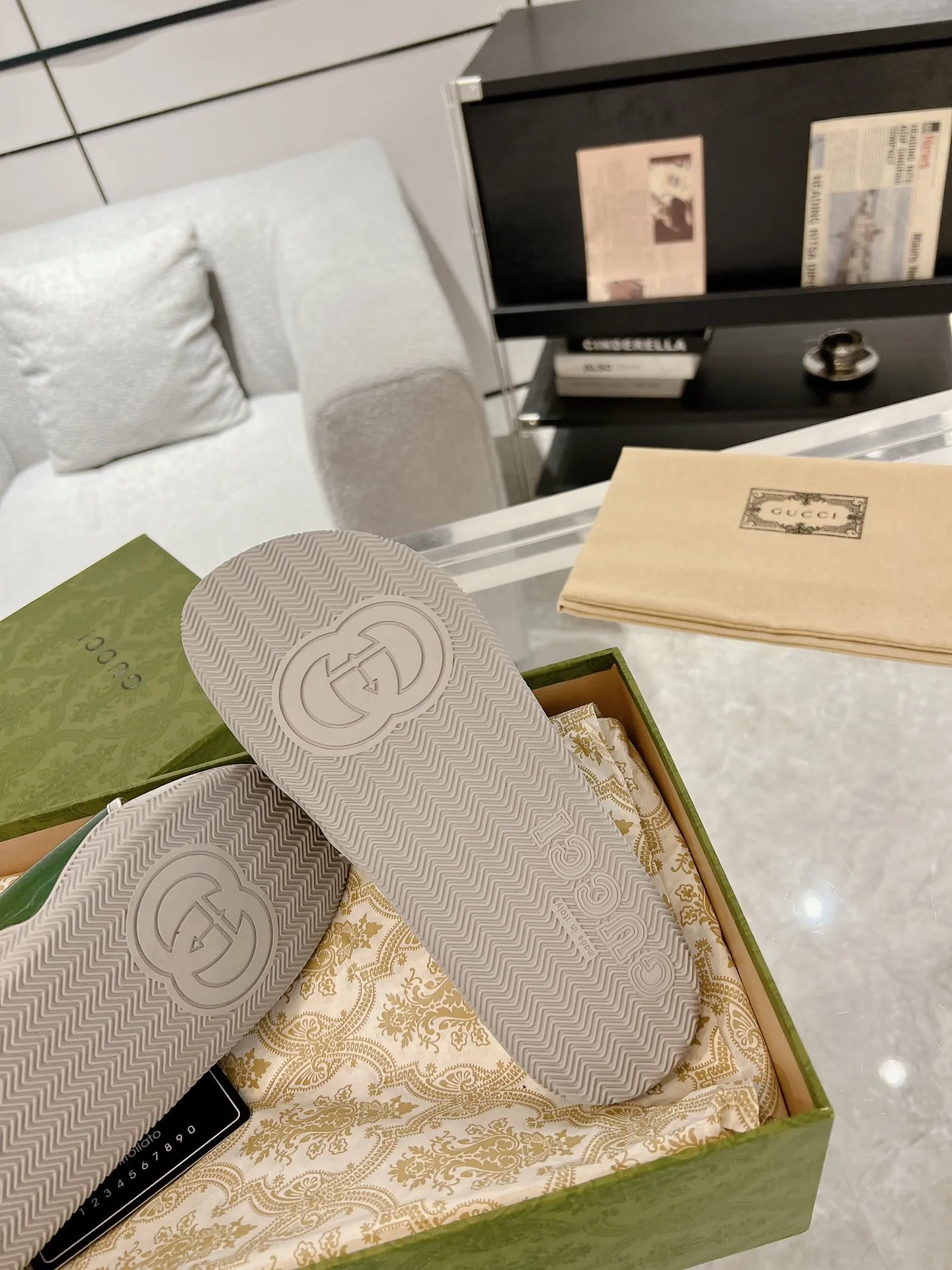 Gucci Slide Sandals – White with Logo,  Rep Shoes & Replica Shoes Original 941