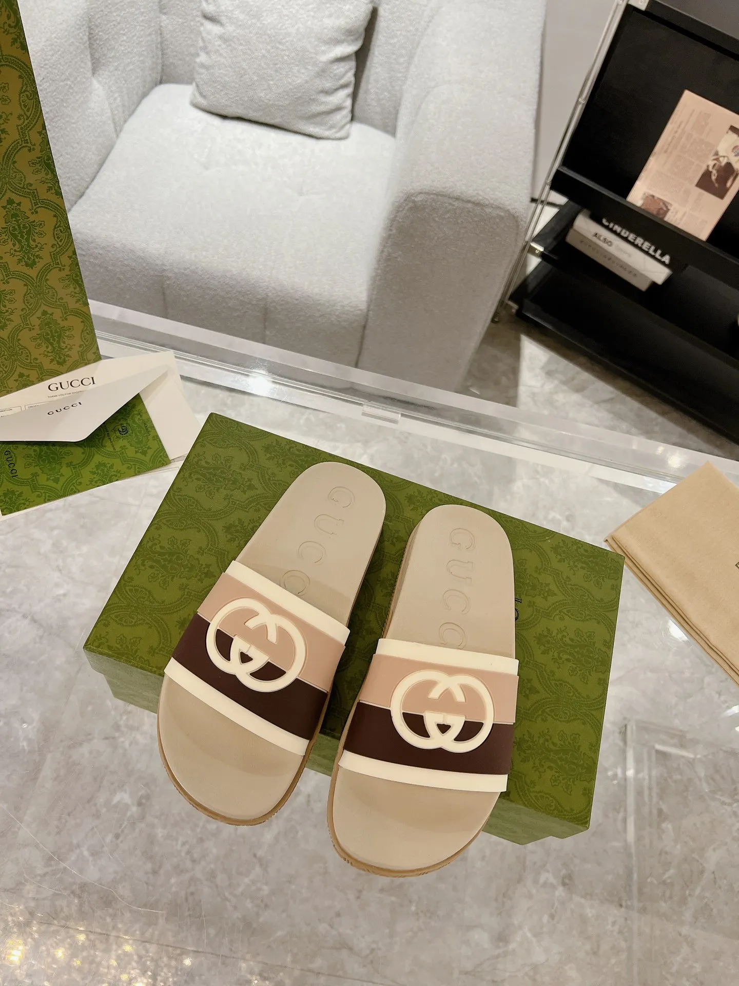 Gucci Slide Sandals Beige Brown GG Design –  Rep Shoes & Fake Gucci Slides Practical 937