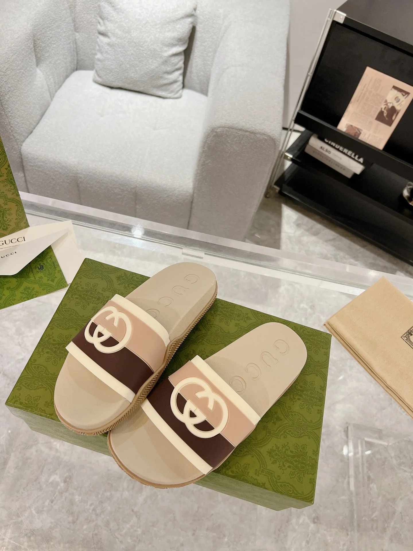 Gucci Slide Sandals Beige Brown GG Design –  Rep Shoes & Fake Gucci Slides Practical 937