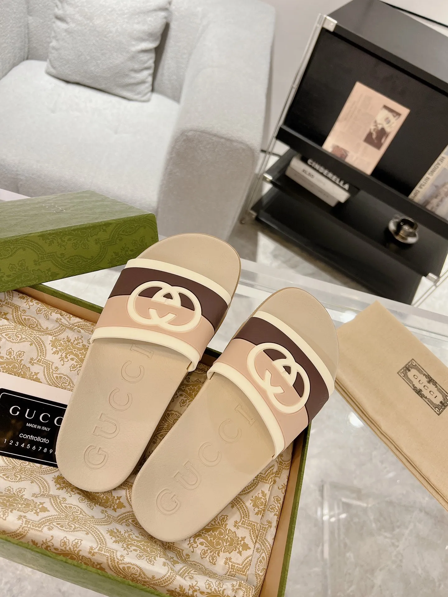 Gucci Slide Sandals Beige Brown GG Design –  Rep Shoes & Fake Gucci Slides Practical 937