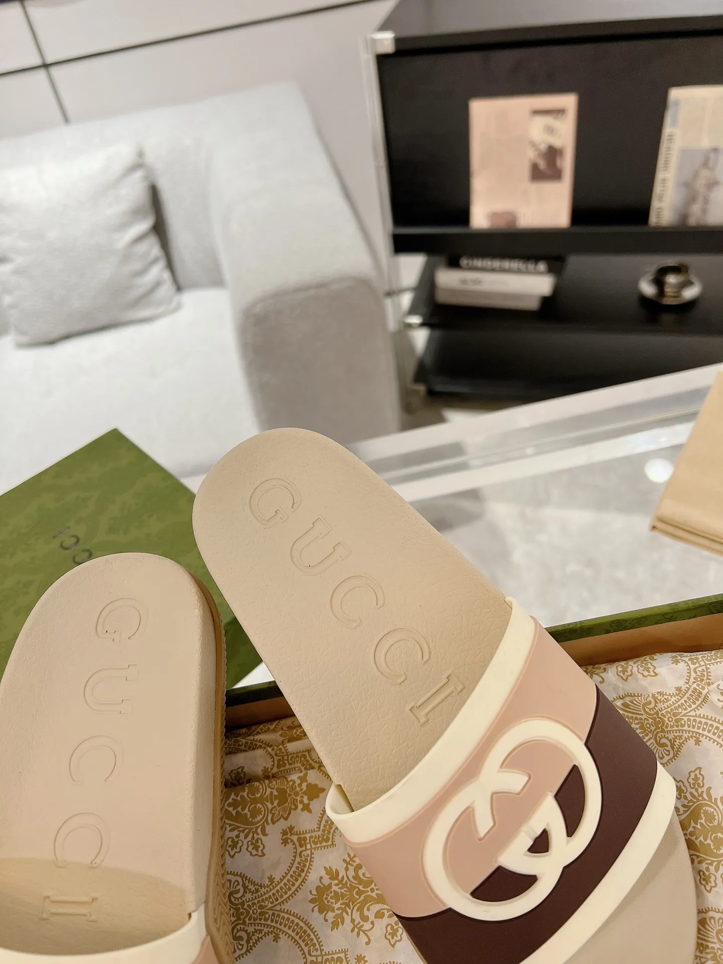 Gucci Slide Sandals Beige Brown GG Design –  Rep Shoes & Fake Gucci Slides Practical 937