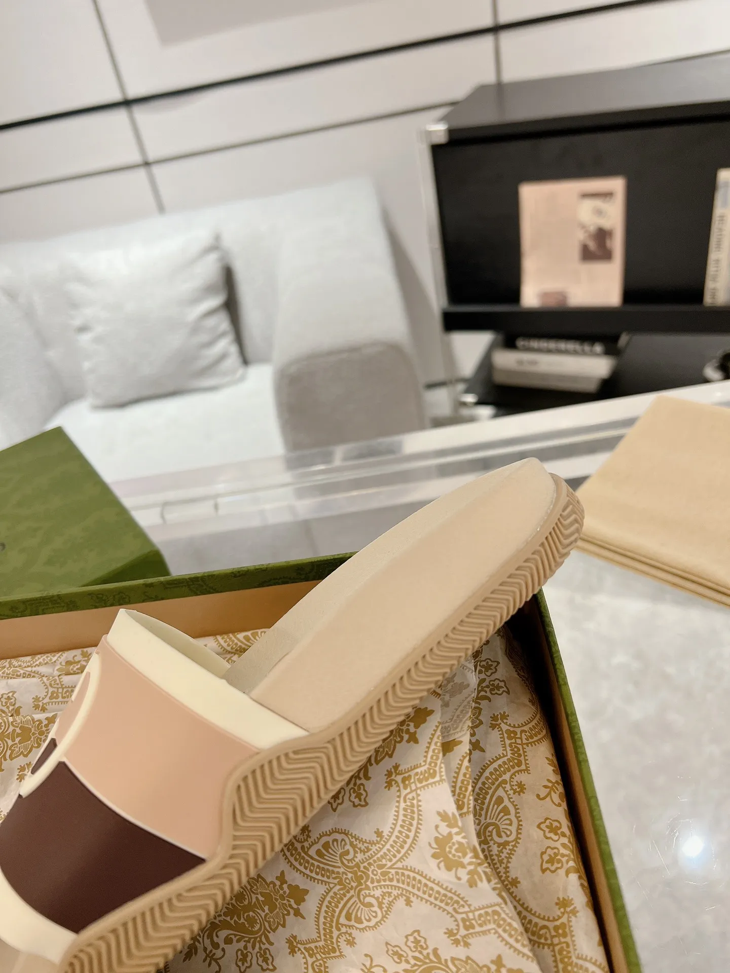Gucci Slide Sandals Beige Brown GG Design –  Rep Shoes & Fake Gucci Slides Practical 937
