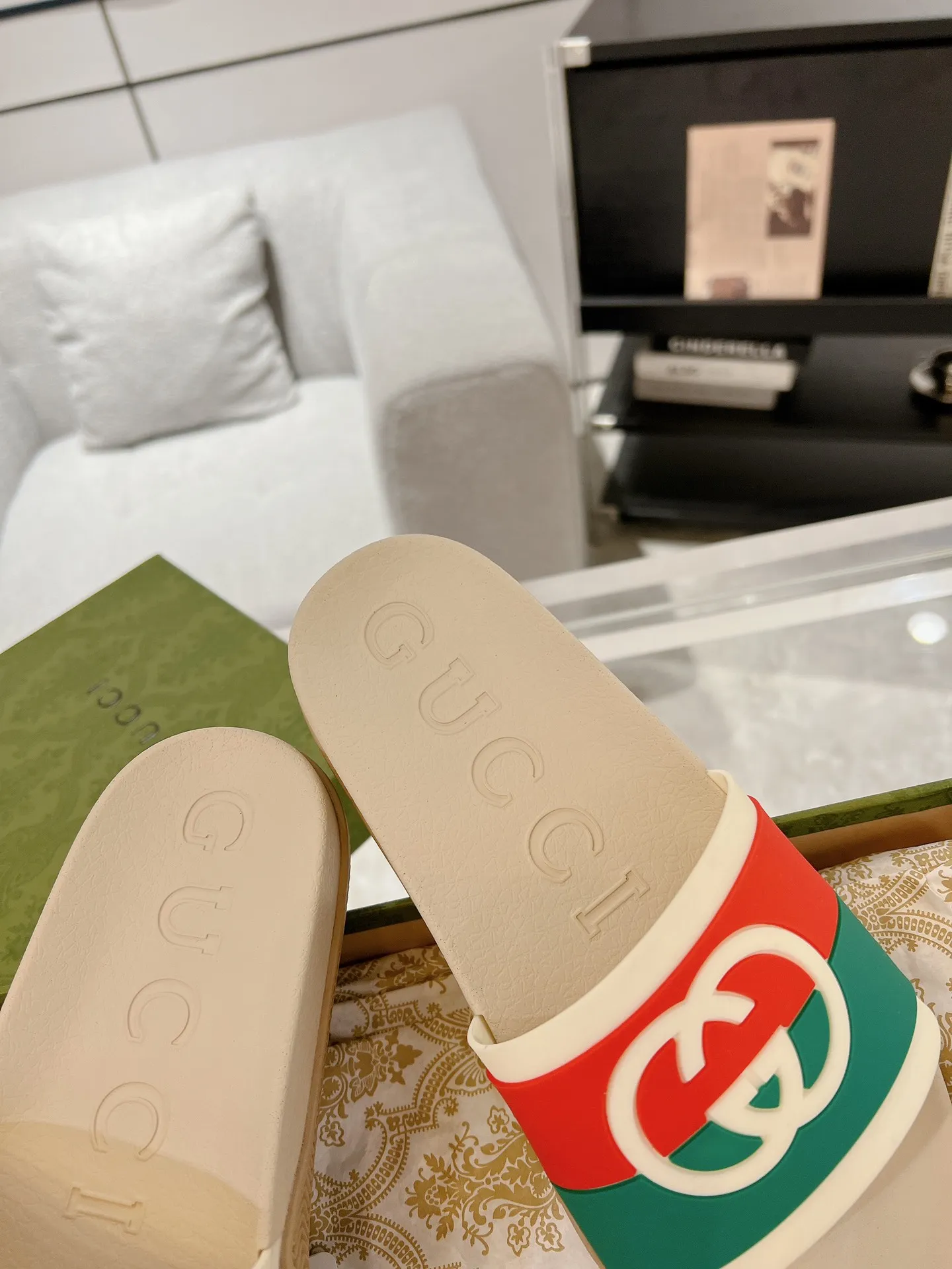 ComfortFit Gucci Slide Sandals, Beige Red Green –  Rep Shoes & Fake Gucci Slides Edition 942