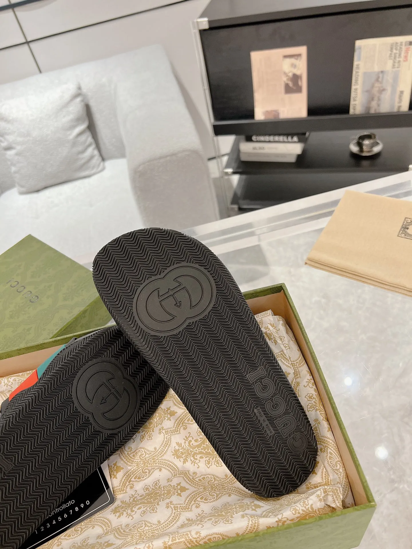 Elegant Gucci Slide Sandals Black Green Red –  Rep Shoes & Fake Gucci Slides Edition 944