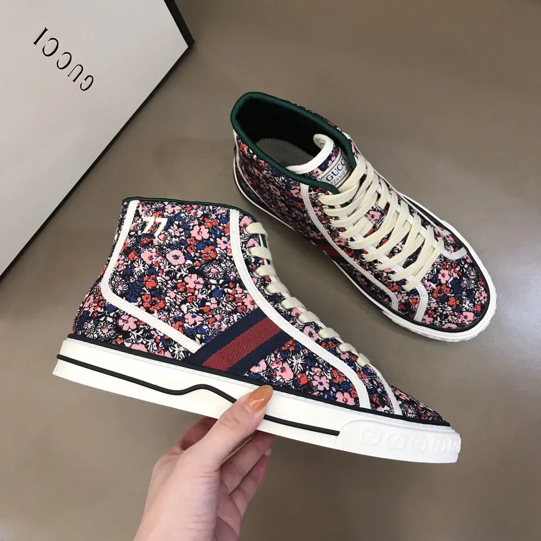 UrbanChic Gucci Sneaker Tennis 1977 High in Red –  Rep Shoes & Fake Gucci Replicas 959