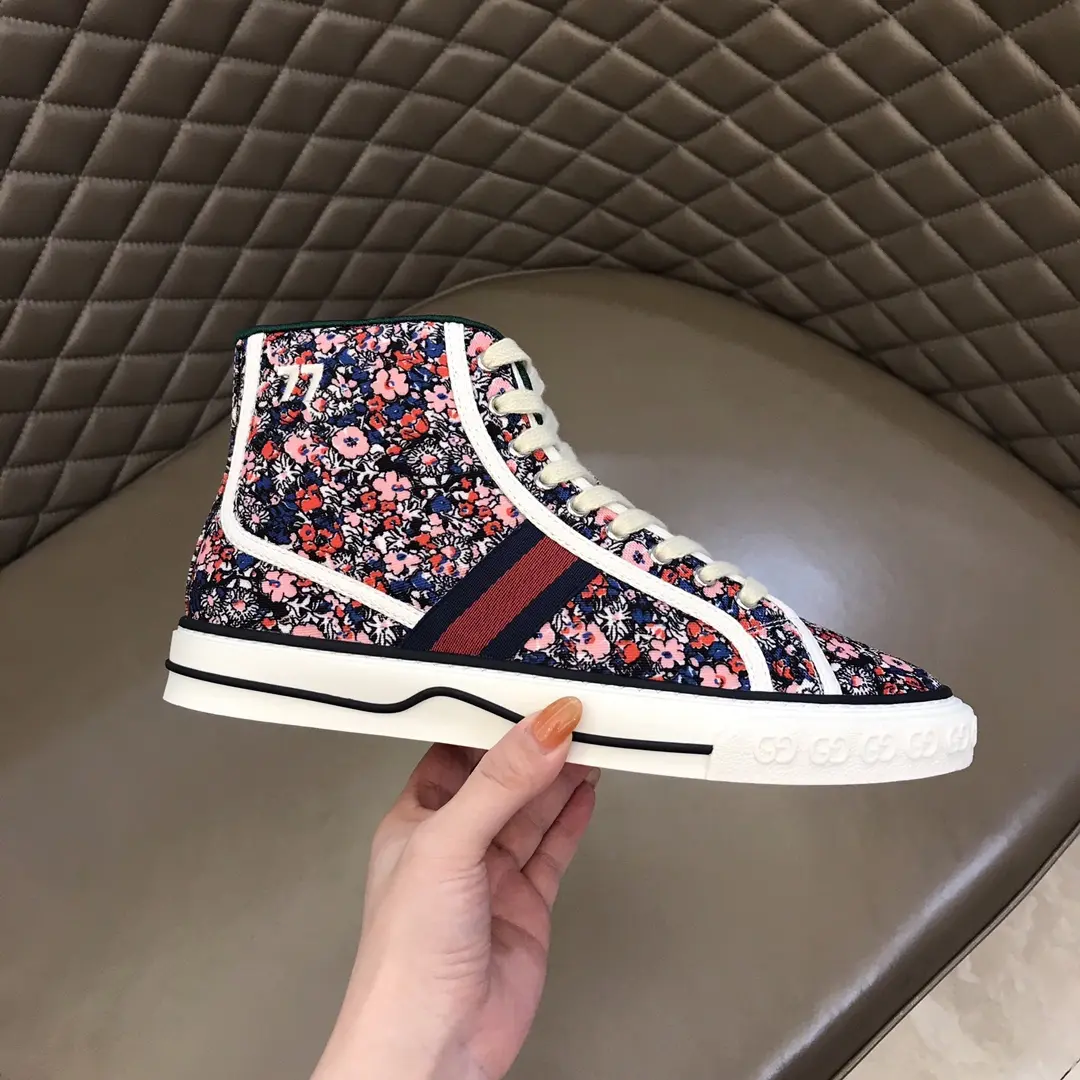 UrbanChic Gucci Sneaker Tennis 1977 High in Red –  Rep Shoes & Fake Gucci Replicas 959