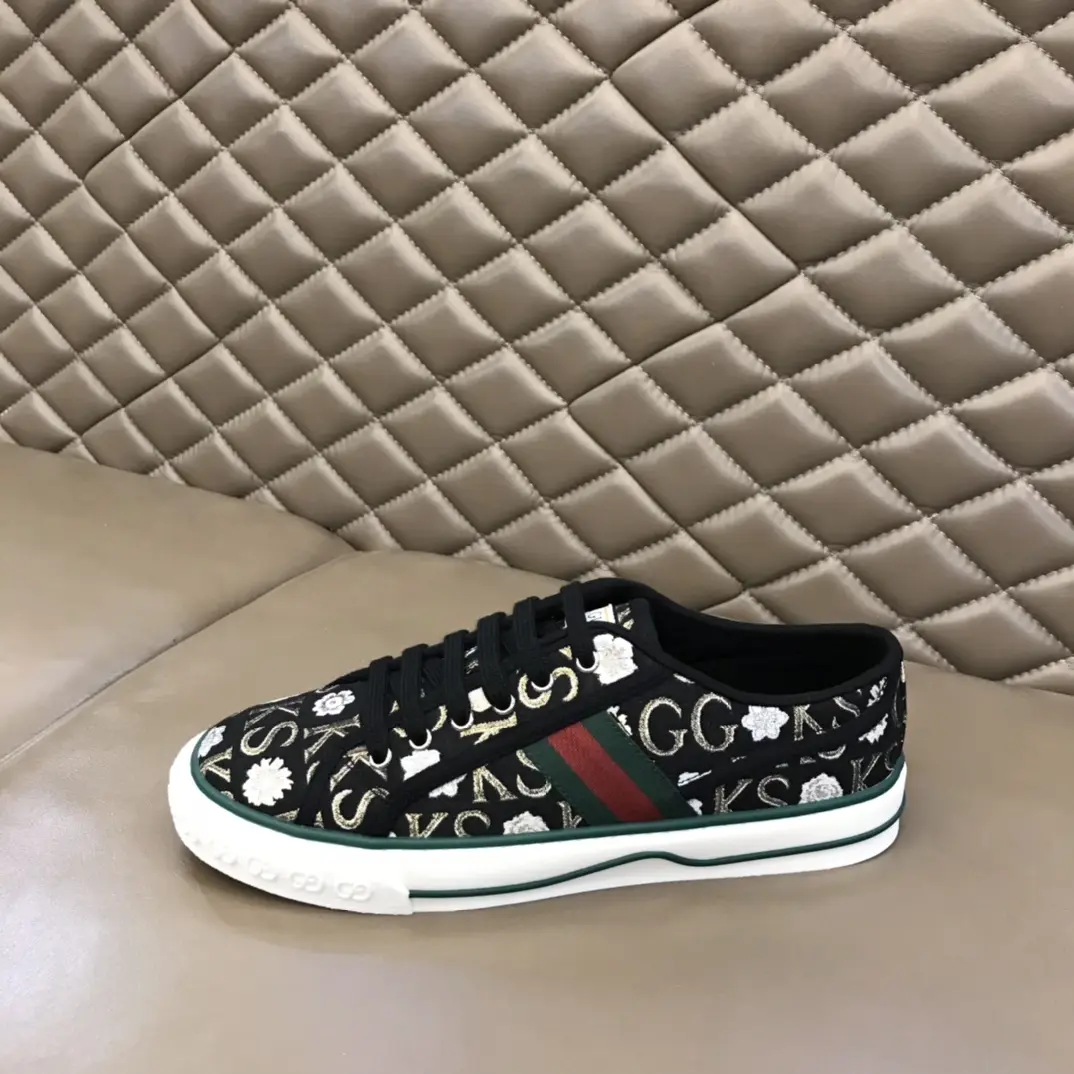 ModernLook Gucci Sneaker Tennis 1977 Low in Black –  Rep Shoes & Replica Footwear 975