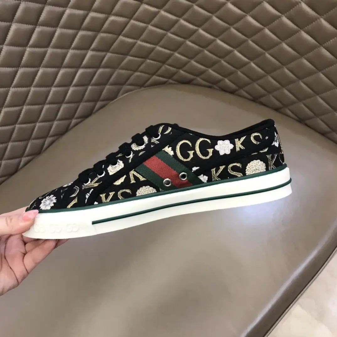 ModernLook Gucci Sneaker Tennis 1977 Low in Black –  Rep Shoes & Replica Footwear 975