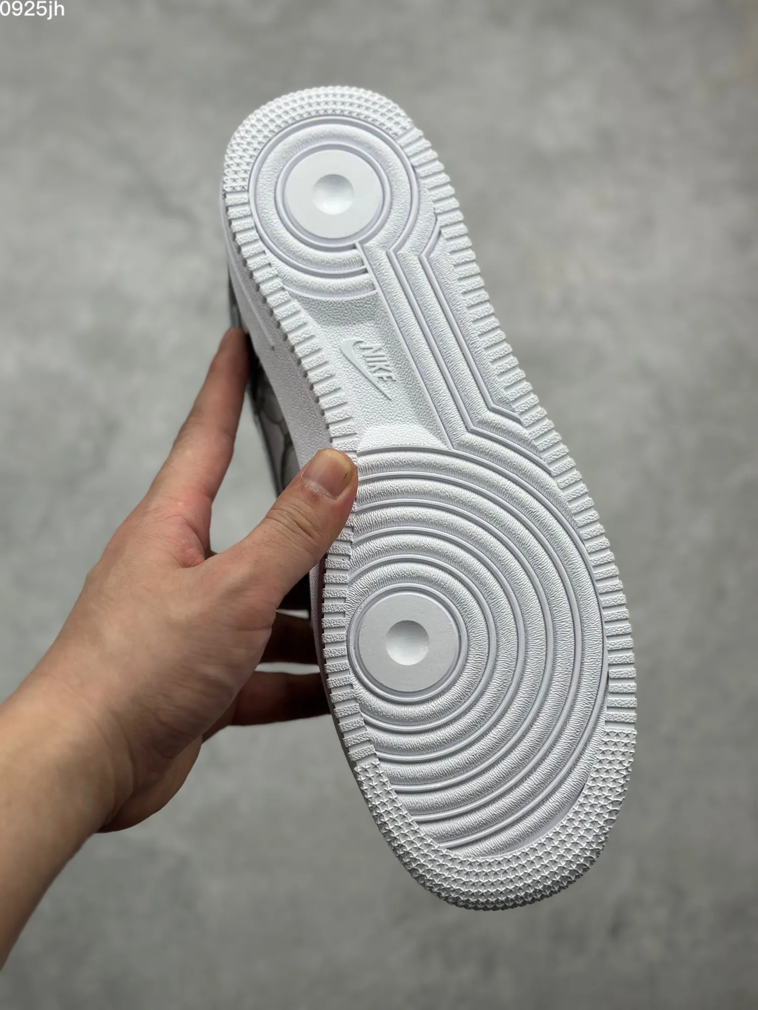 Cozy Kaws x Nike Air Force 1 Low ’07 Black White Custom Companion Rep Shoes – Top Fake Nike Sneakers 1031