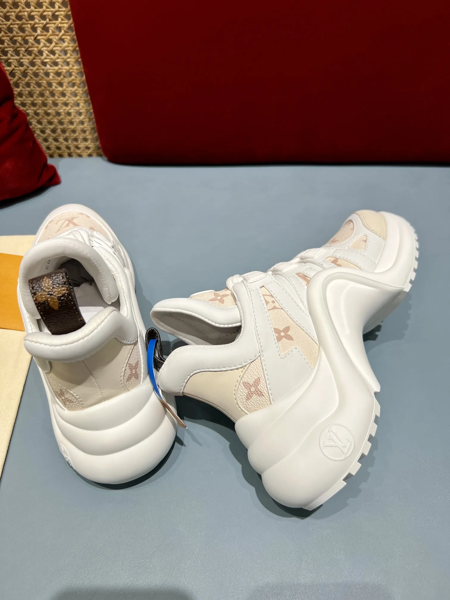 Louis Vuitton Archlight Beige Sneakers –  Replica Shoes & Rep Shoes SportInspired 291