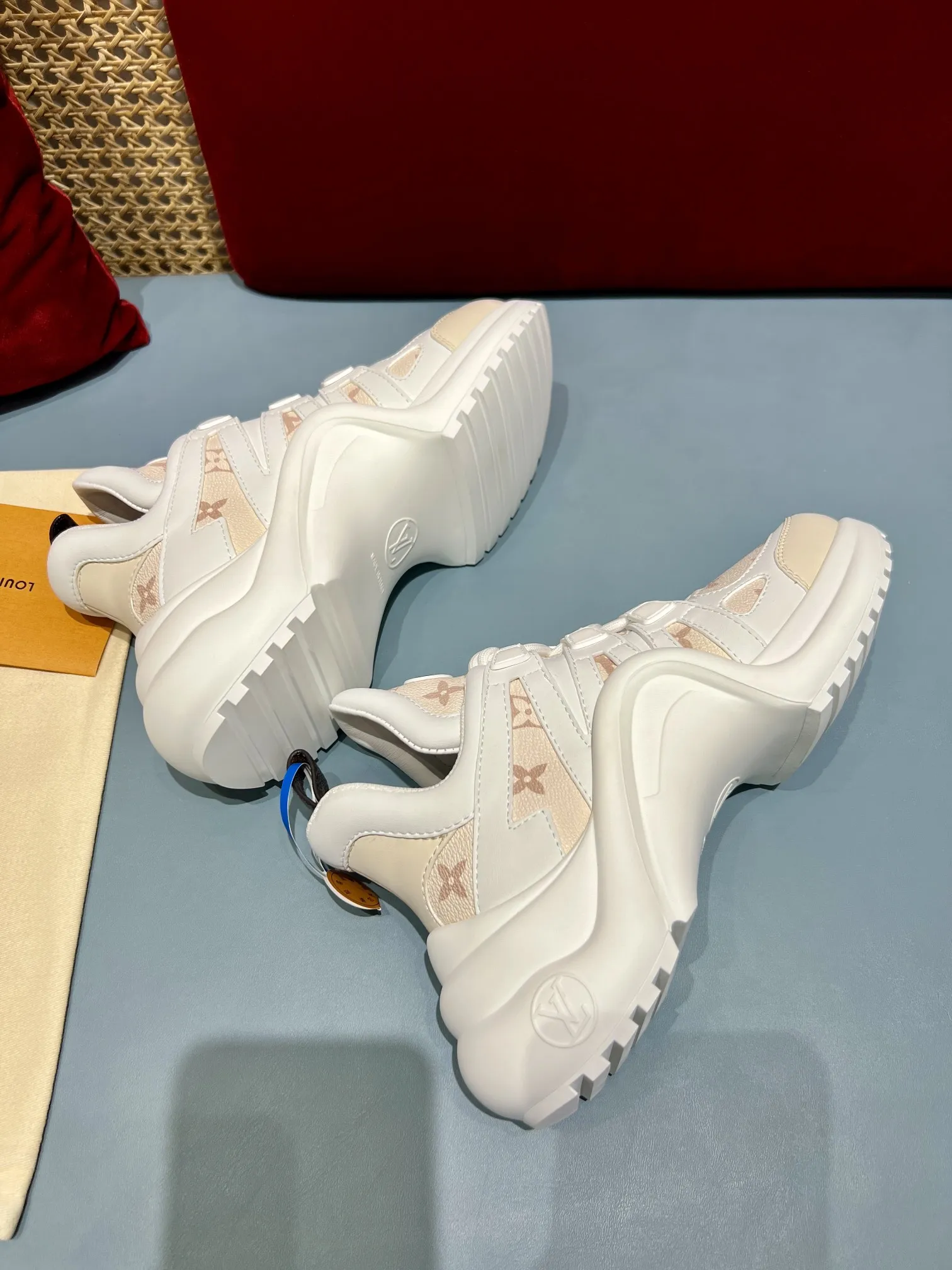 Louis Vuitton Archlight Beige Sneakers –  Replica Shoes & Rep Shoes SportInspired 291