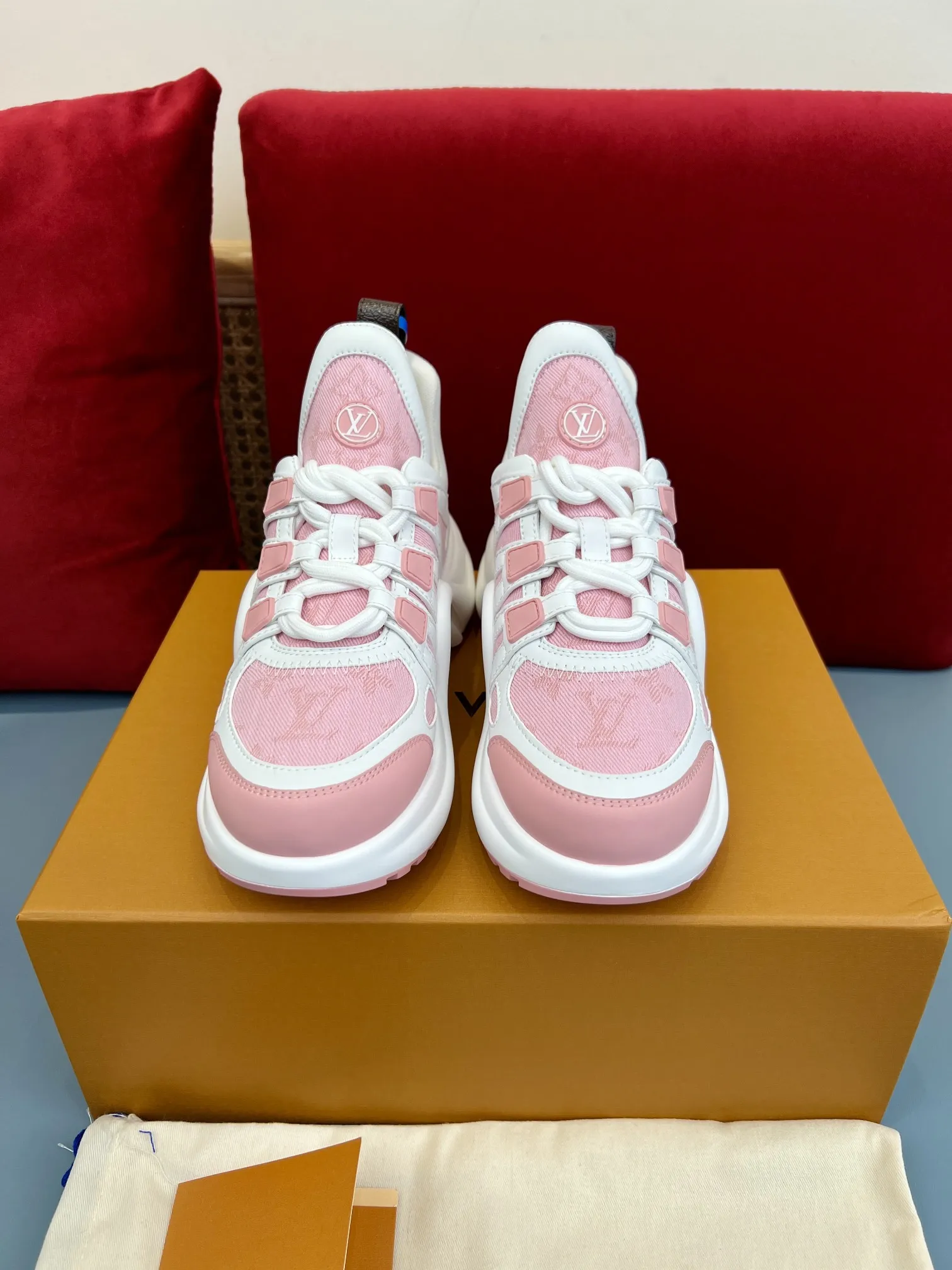 Louis Vuitton Archlight Pink Mesh Sneakers – Replica Shoes & Louis Vuitton Replica Fashionable 288