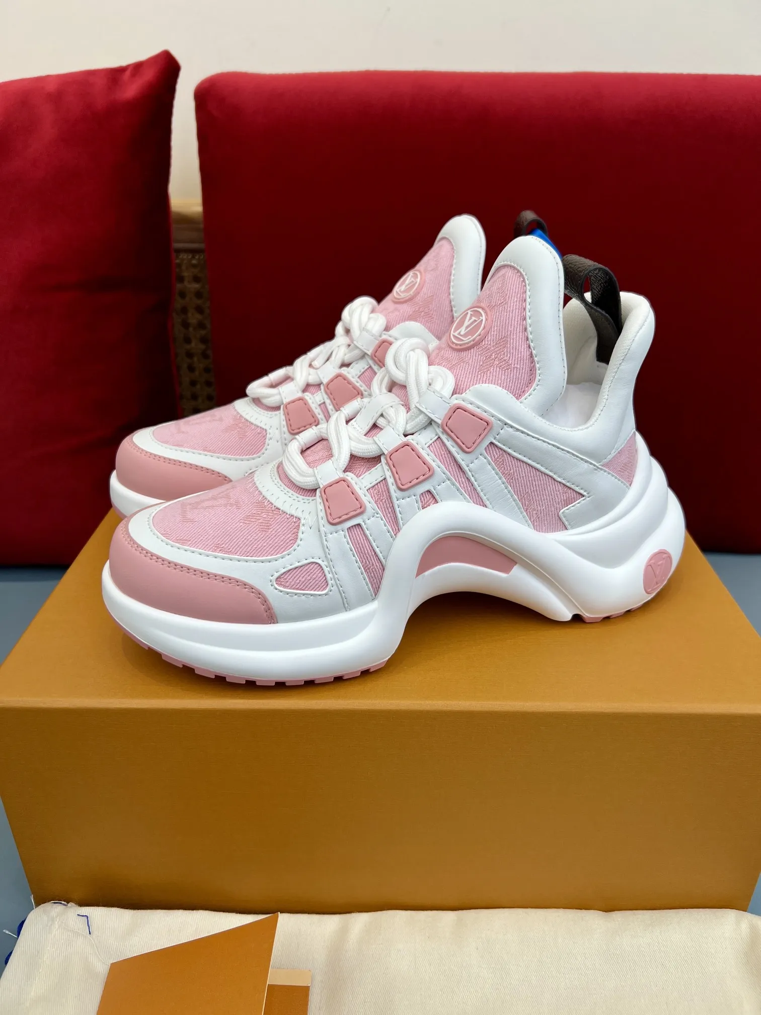 Louis Vuitton Archlight Pink Mesh Sneakers – Replica Shoes & Louis Vuitton Replica Fashionable 288
