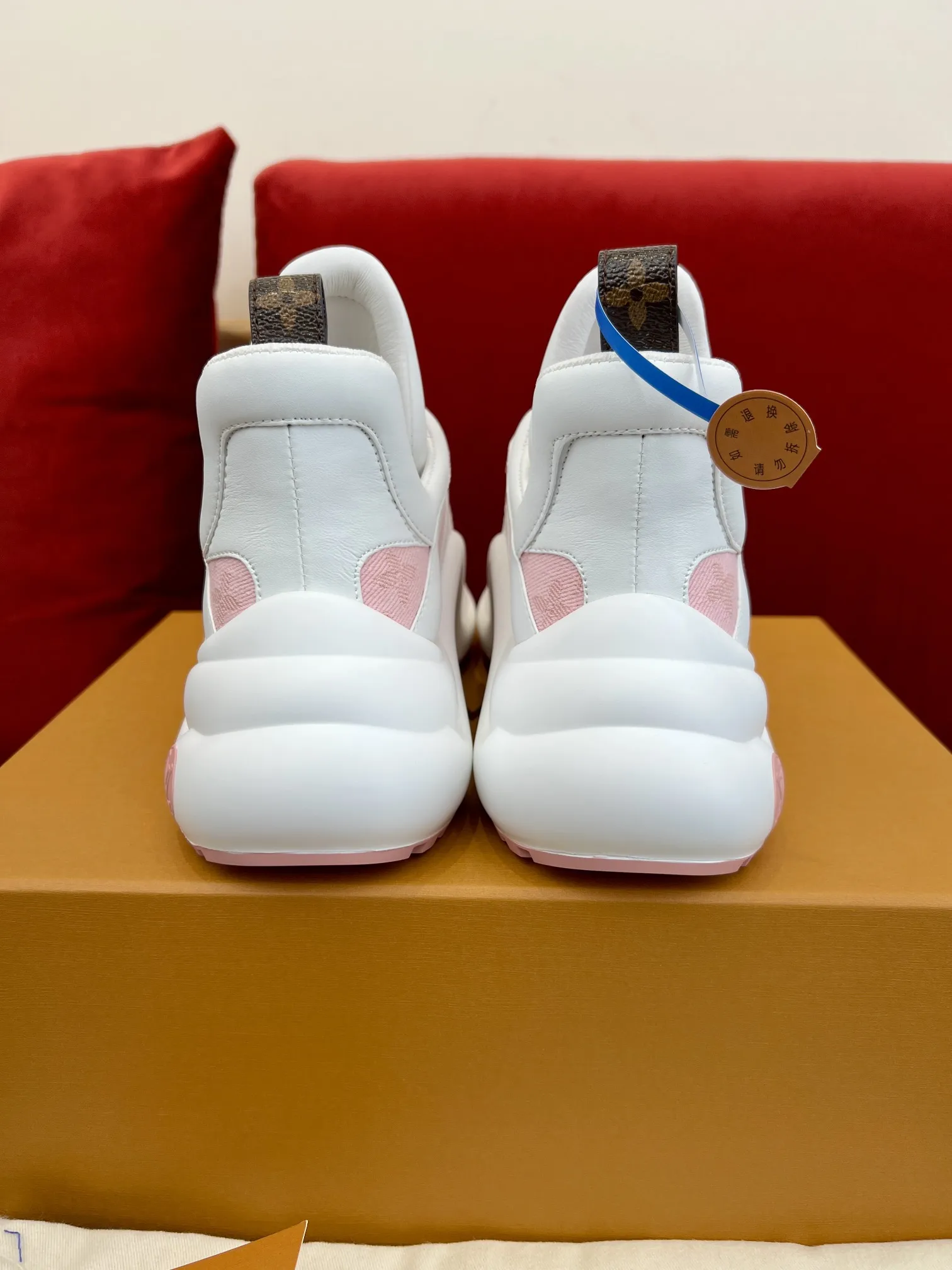 Louis Vuitton Archlight Pink Mesh Sneakers – Replica Shoes & Louis Vuitton Replica Fashionable 288