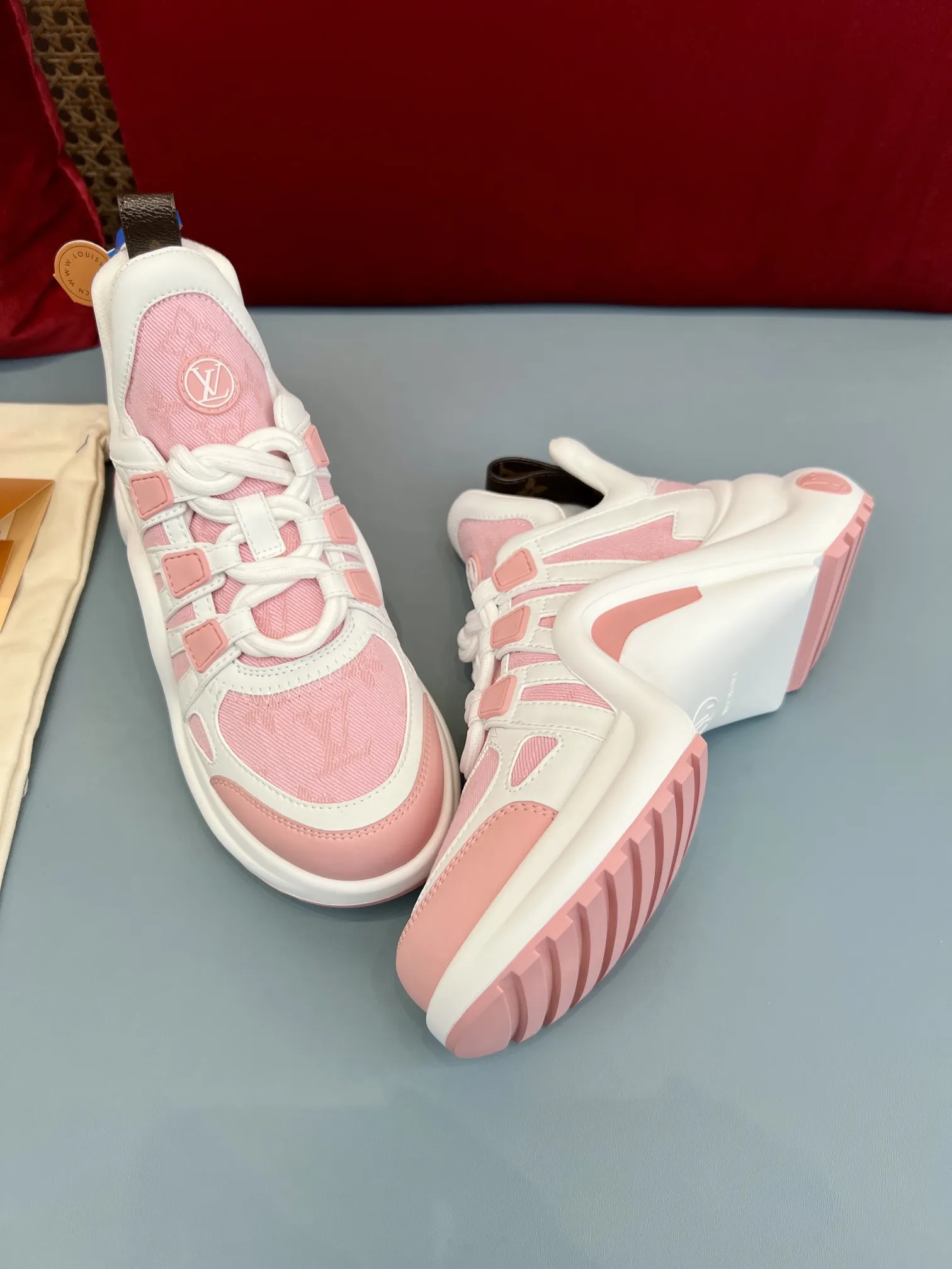 Louis Vuitton Archlight Pink Mesh Sneakers – Replica Shoes & Louis Vuitton Replica Fashionable 288