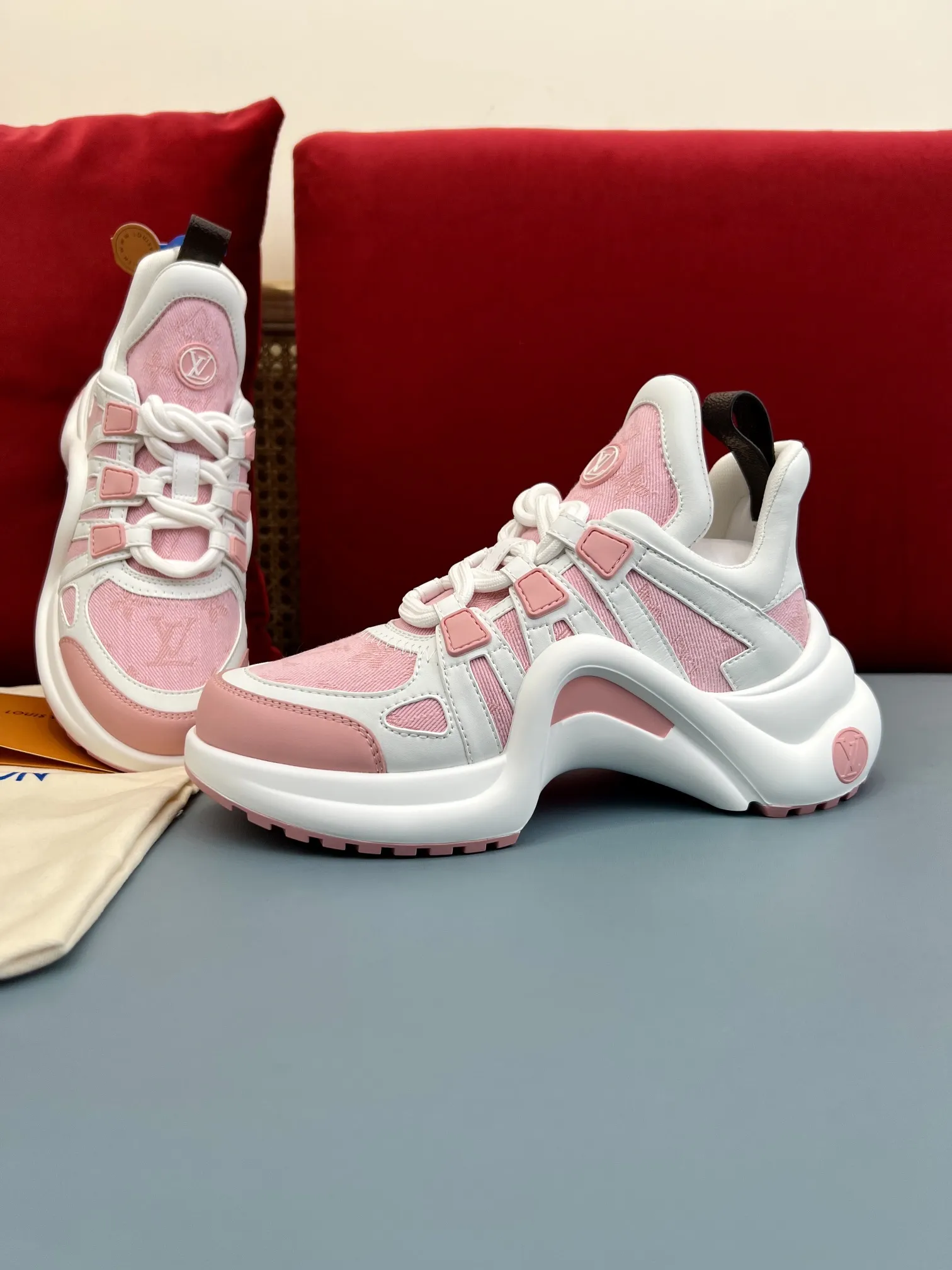 Louis Vuitton Archlight Pink Mesh Sneakers – Replica Shoes & Louis Vuitton Replica Fashionable 288