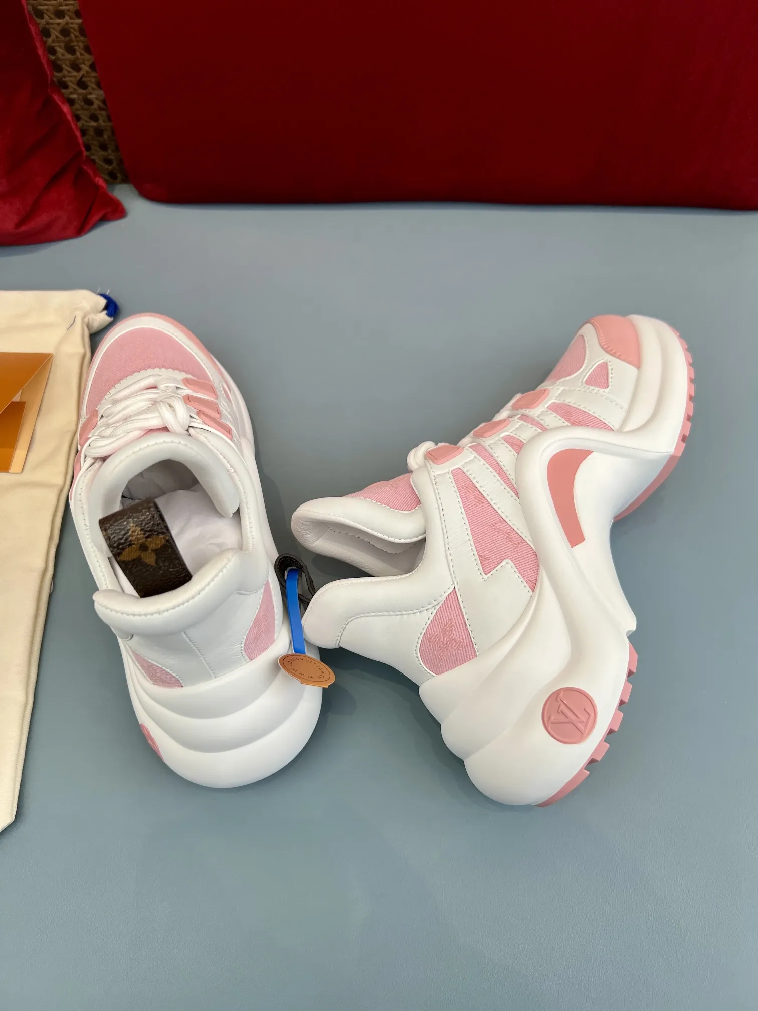 Louis Vuitton Archlight Pink Mesh Sneakers – Replica Shoes & Louis Vuitton Replica Fashionable 288