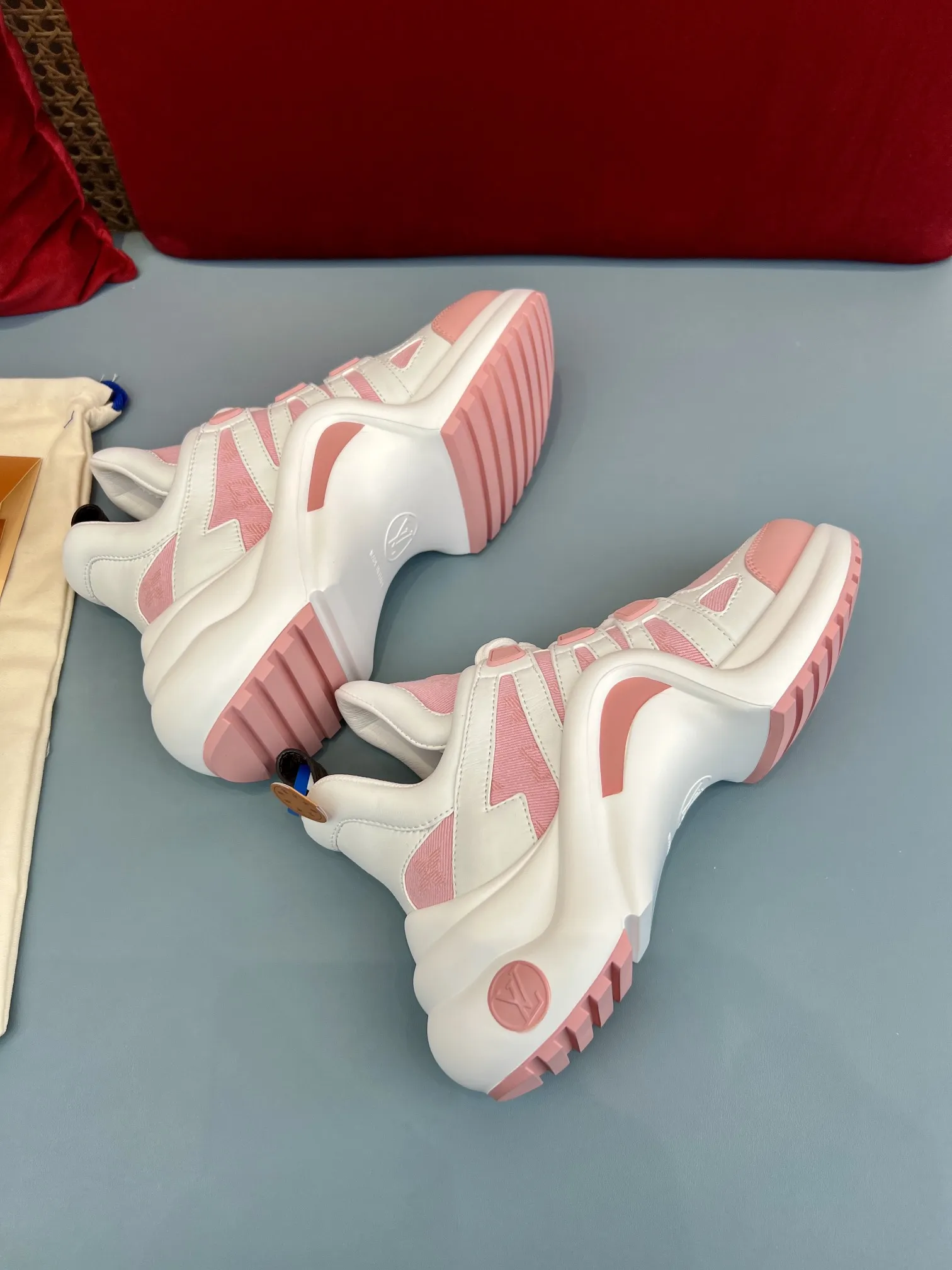 Louis Vuitton Archlight Pink Mesh Sneakers – Replica Shoes & Louis Vuitton Replica Fashionable 288