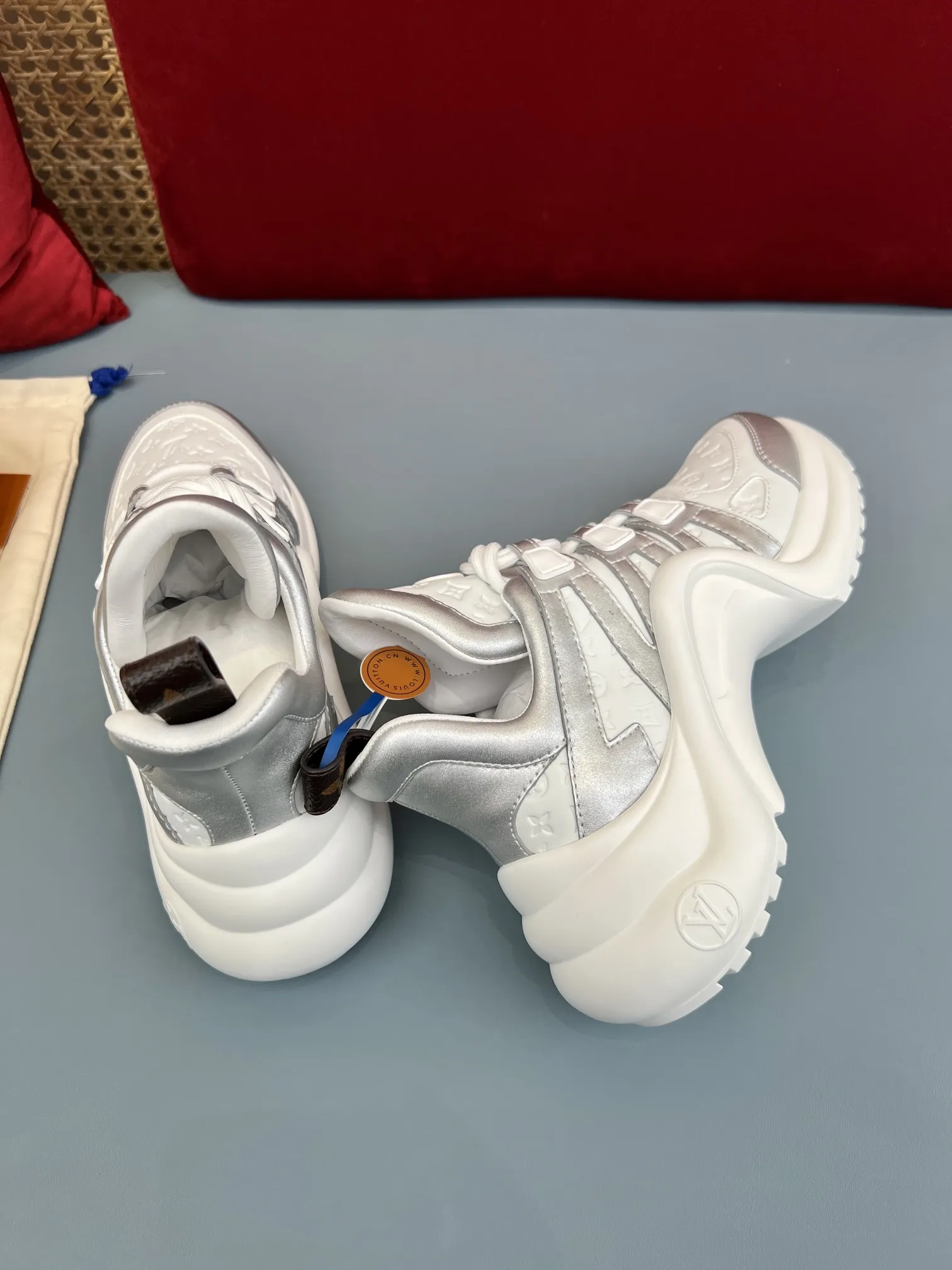 SportInspired Louis Vuitton Archlight Silver Sneakers – Replica Shoes & Louis Vuitton Replica 287