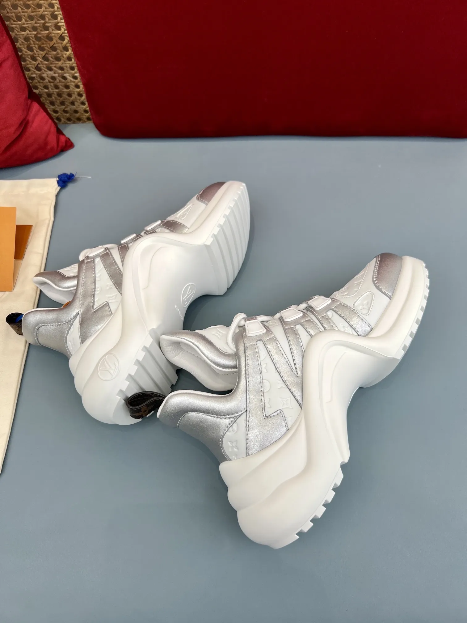 SportInspired Louis Vuitton Archlight Silver Sneakers – Replica Shoes & Louis Vuitton Replica 287