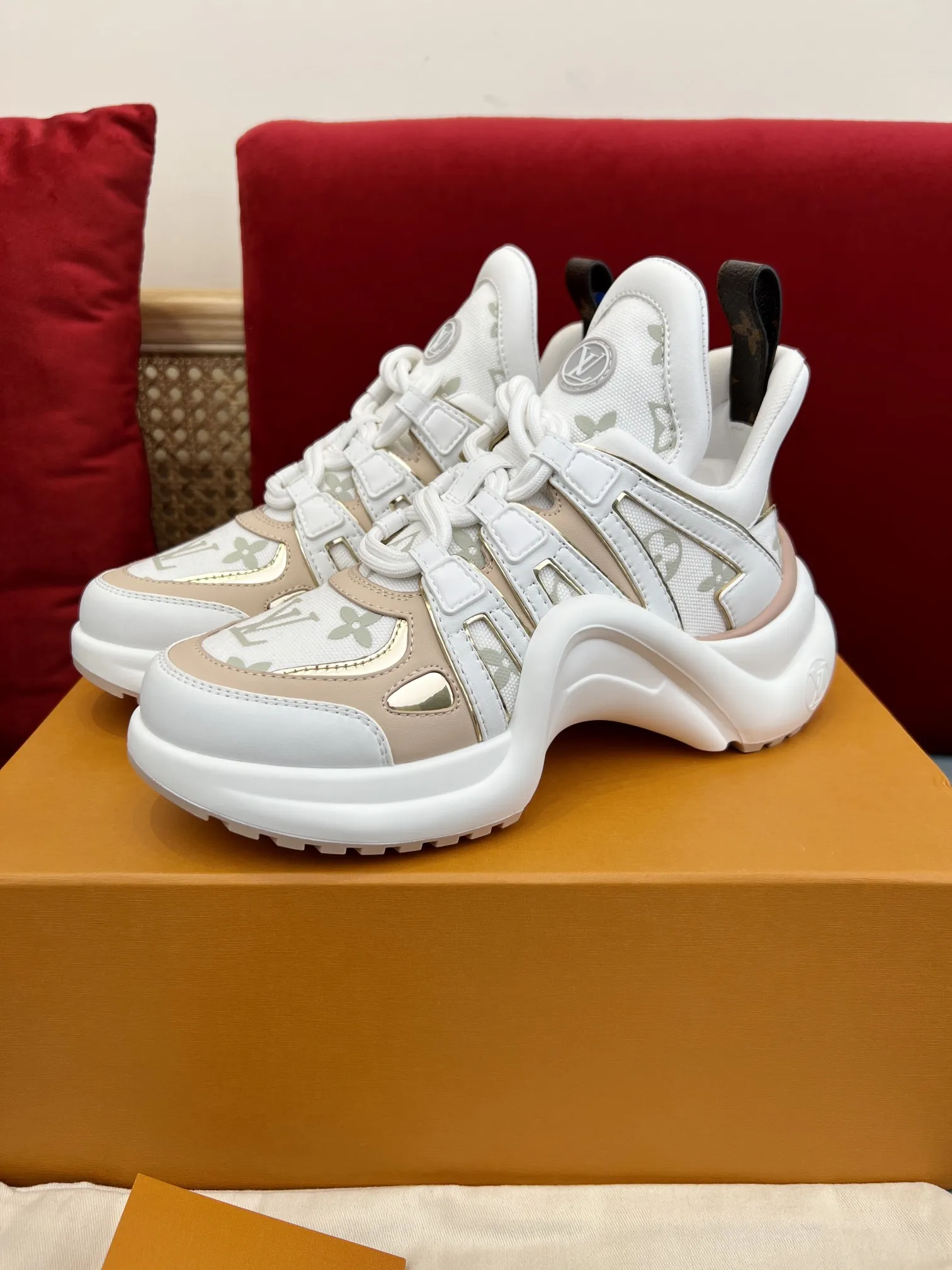 Flexible Louis Vuitton Archlight Sneaker White Beige –  Replica Shoes & Louis Vuitton Fake 276