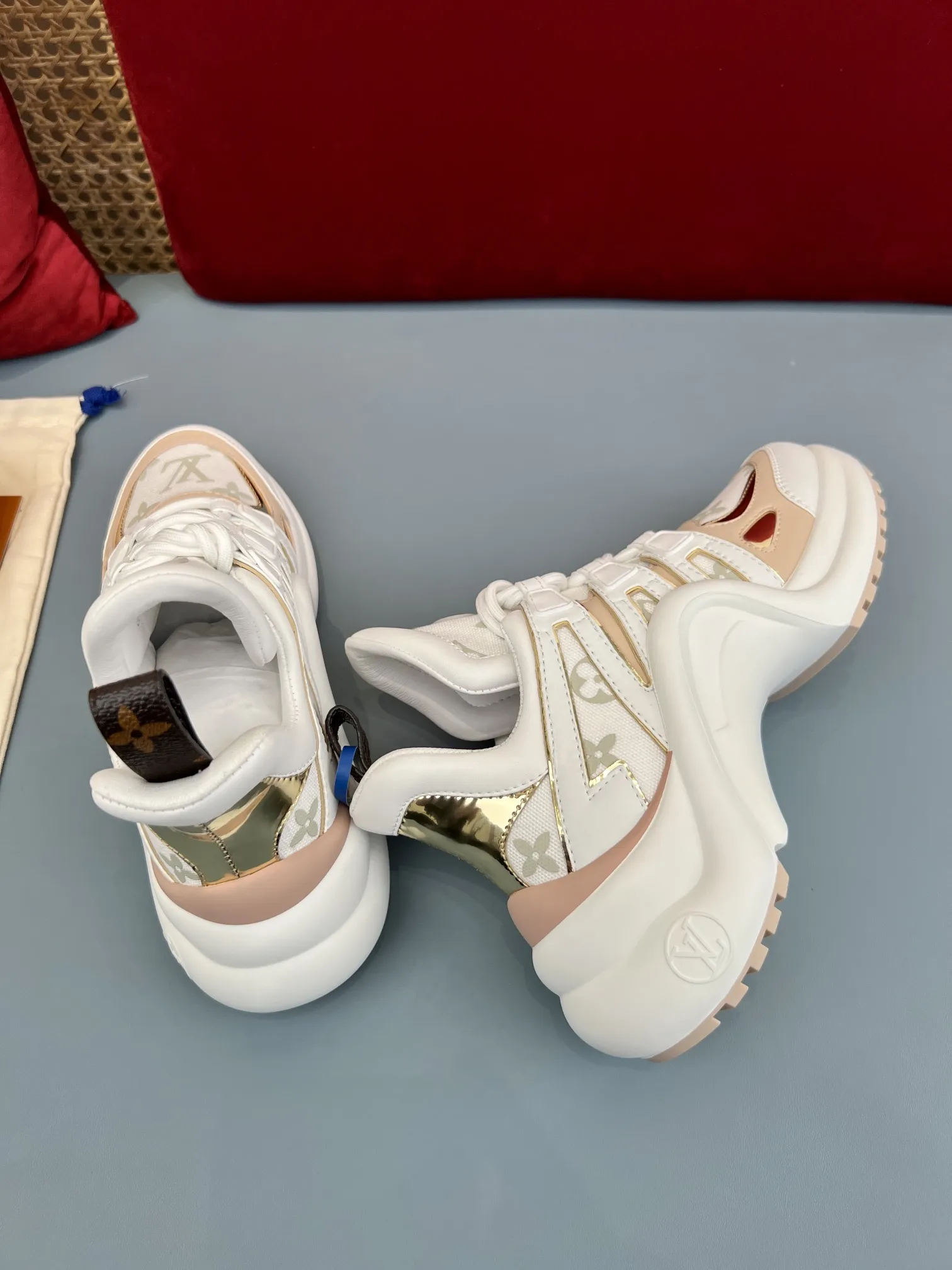 Flexible Louis Vuitton Archlight Sneaker White Beige –  Replica Shoes & Louis Vuitton Fake 276