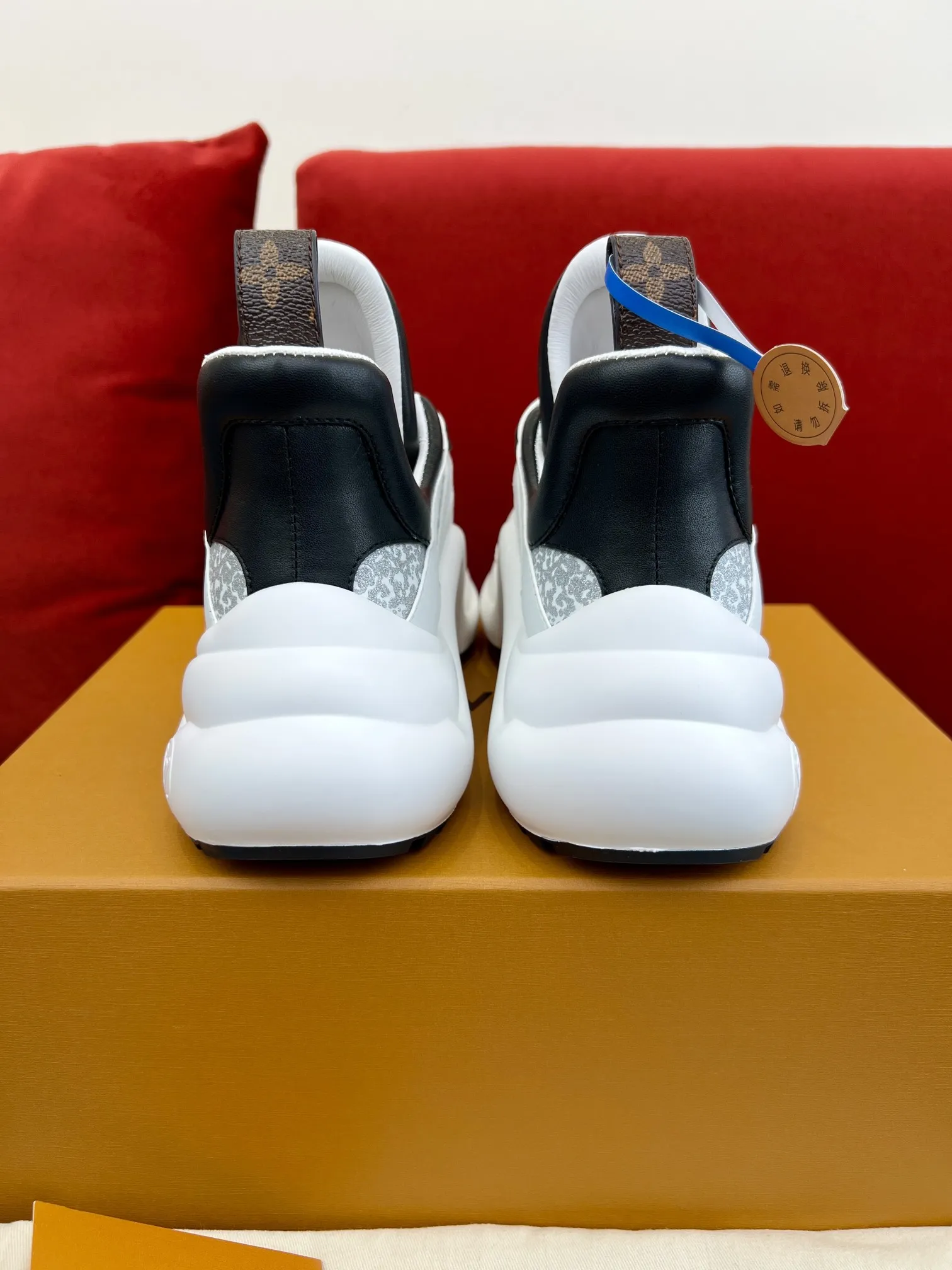 Louis Vuitton Archlight Sneaker White Glitter – Replica Shoes & Louis Vuitton Replica UrbanChic 280