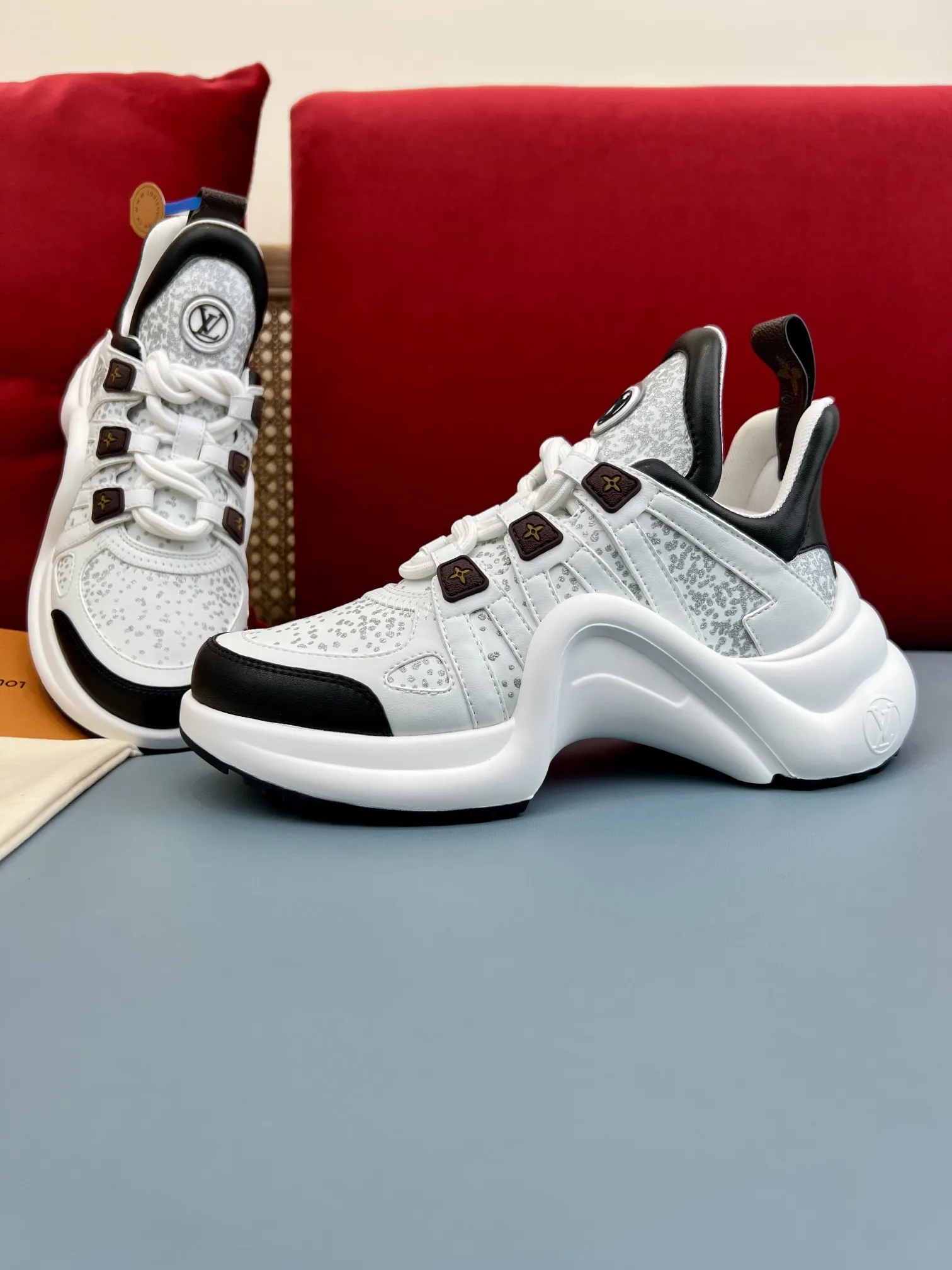 Louis Vuitton Archlight Sneaker White Glitter – Replica Shoes & Louis Vuitton Replica UrbanChic 280