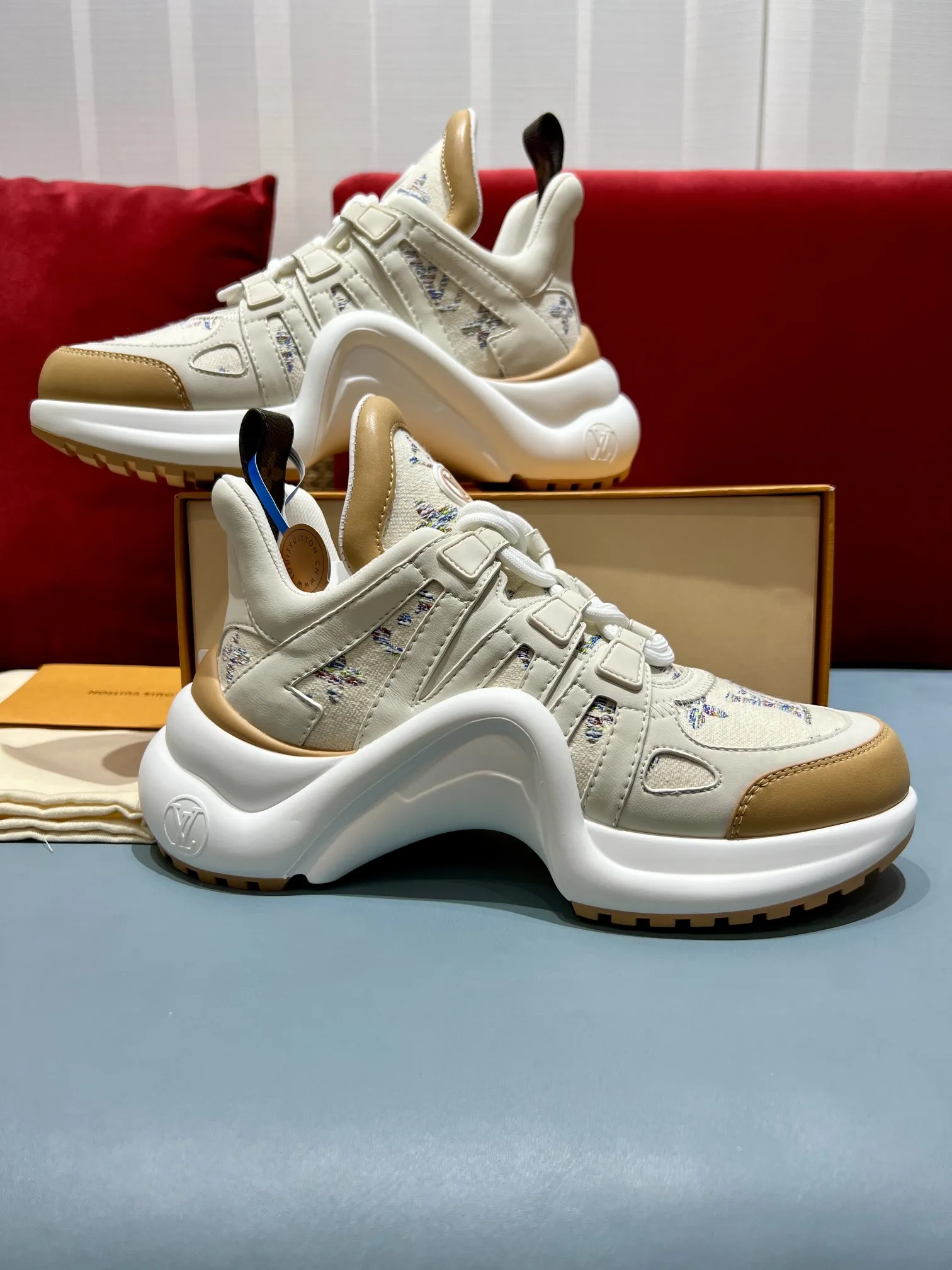 TravelReady Louis Vuitton Archlight Sneakers Beige Floral – Replica Shoes & Louis Vuitton Replica 282