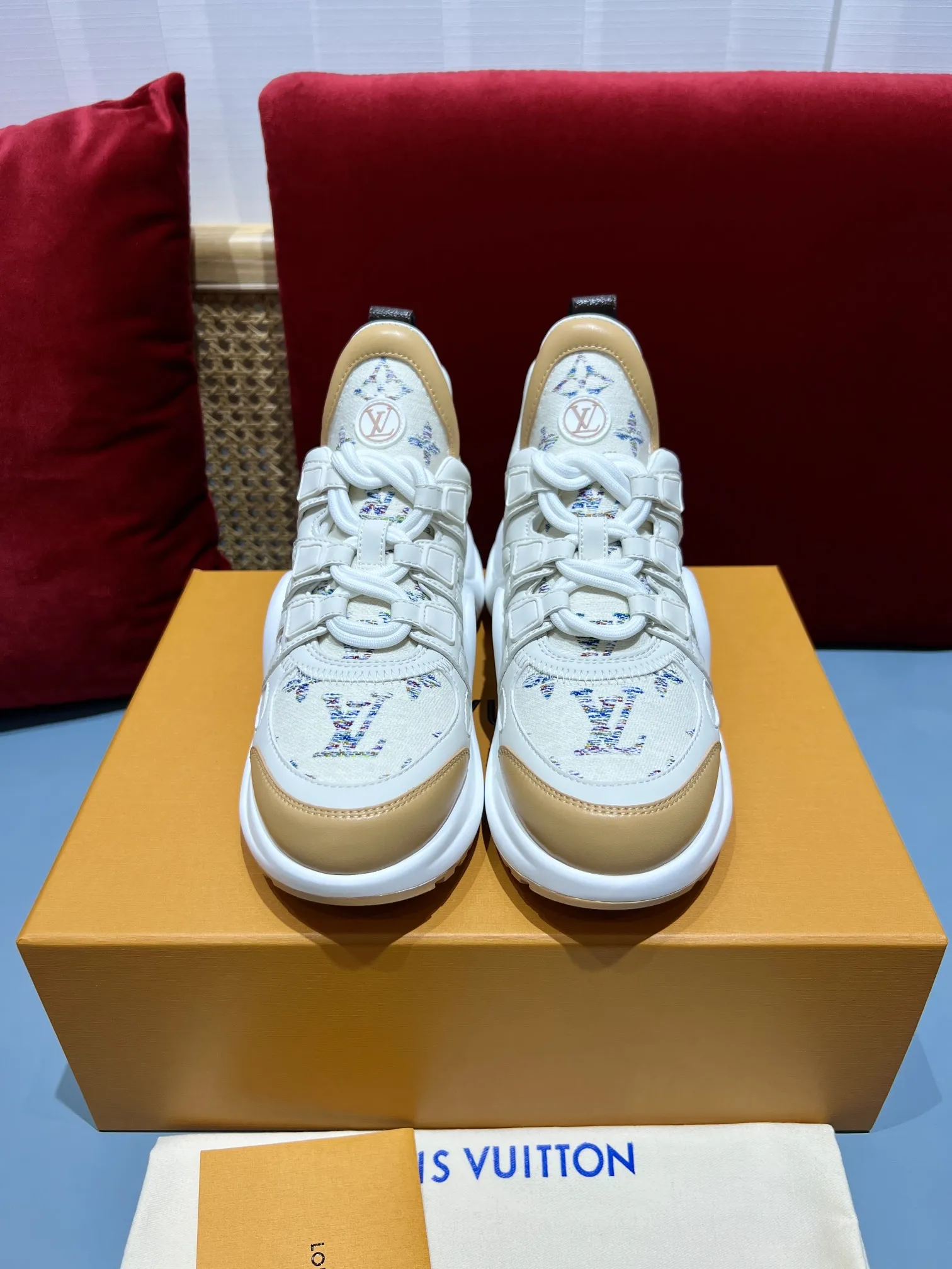 TravelReady Louis Vuitton Archlight Sneakers Beige Floral – Replica Shoes & Louis Vuitton Replica 282