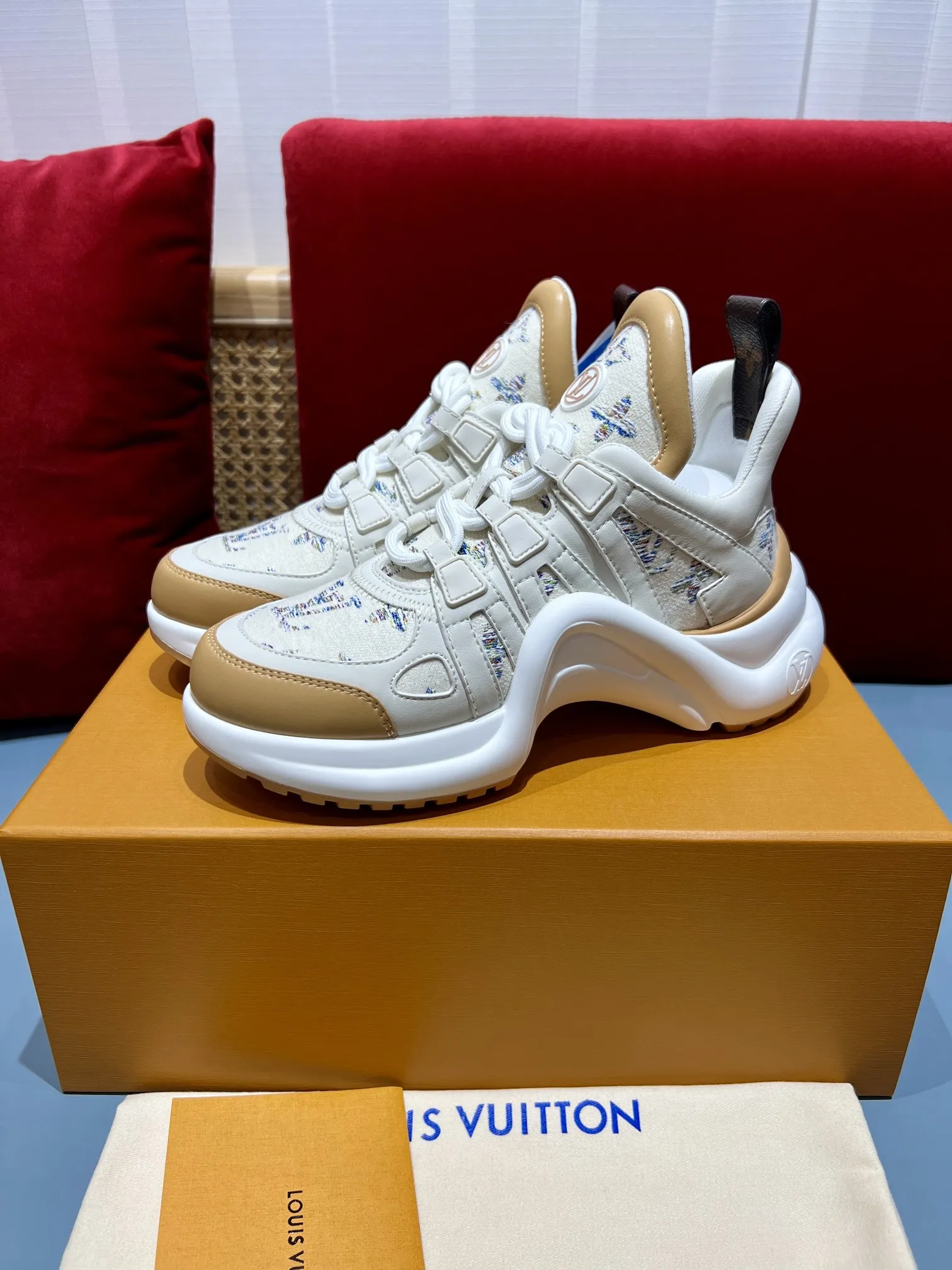 TravelReady Louis Vuitton Archlight Sneakers Beige Floral – Replica Shoes & Louis Vuitton Replica 282