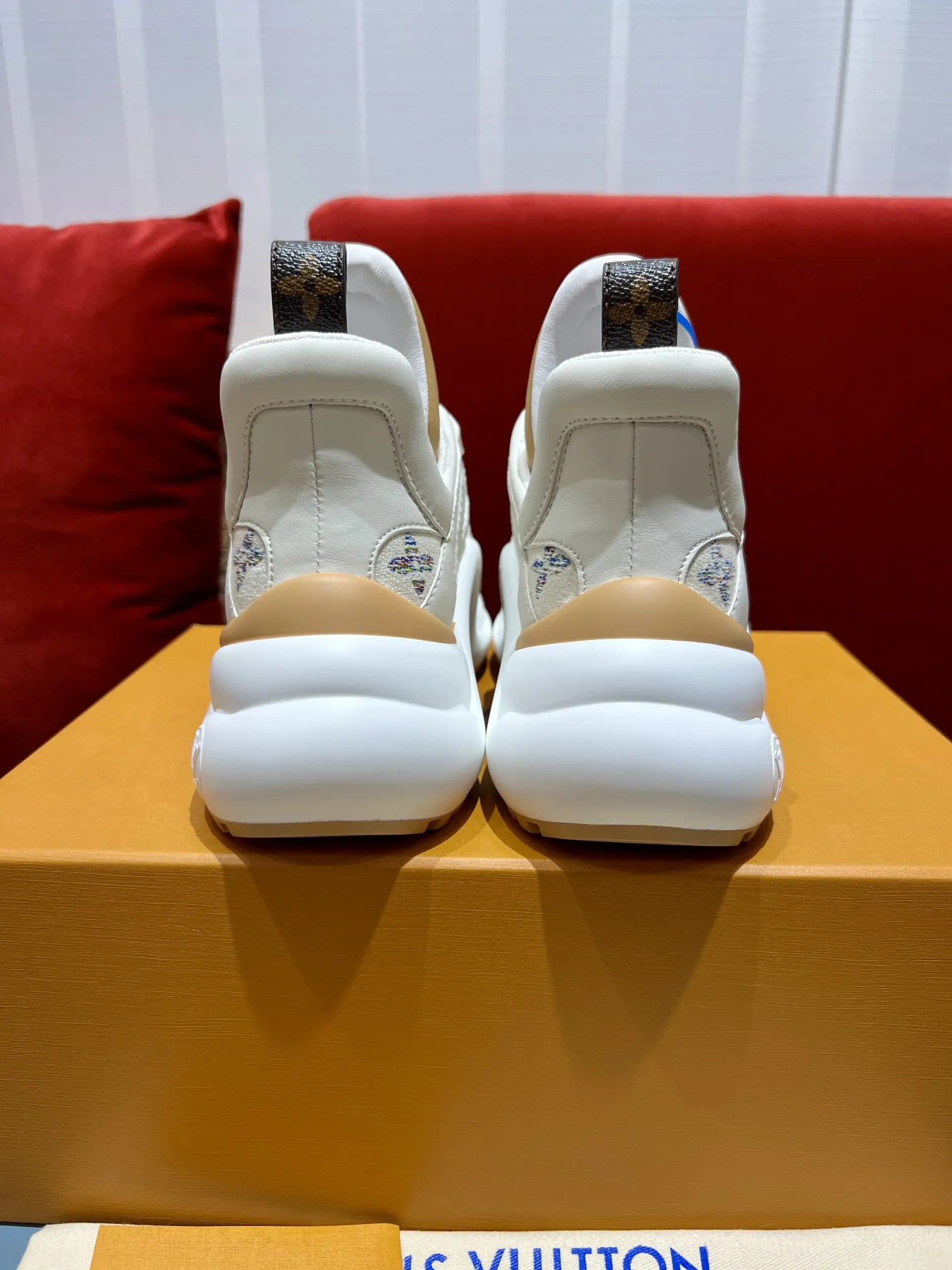 TravelReady Louis Vuitton Archlight Sneakers Beige Floral – Replica Shoes & Louis Vuitton Replica 282