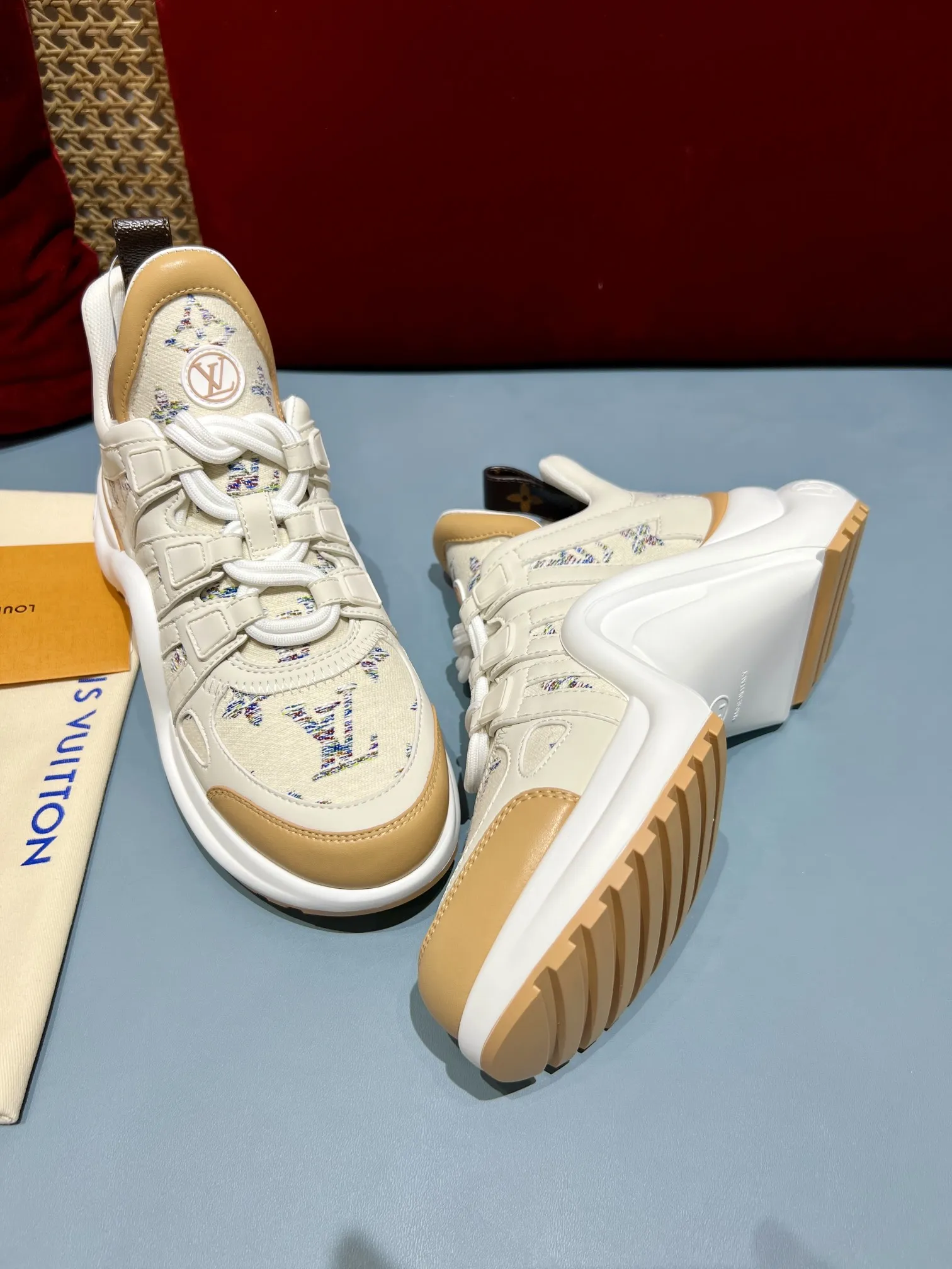 TravelReady Louis Vuitton Archlight Sneakers Beige Floral – Replica Shoes & Louis Vuitton Replica 282